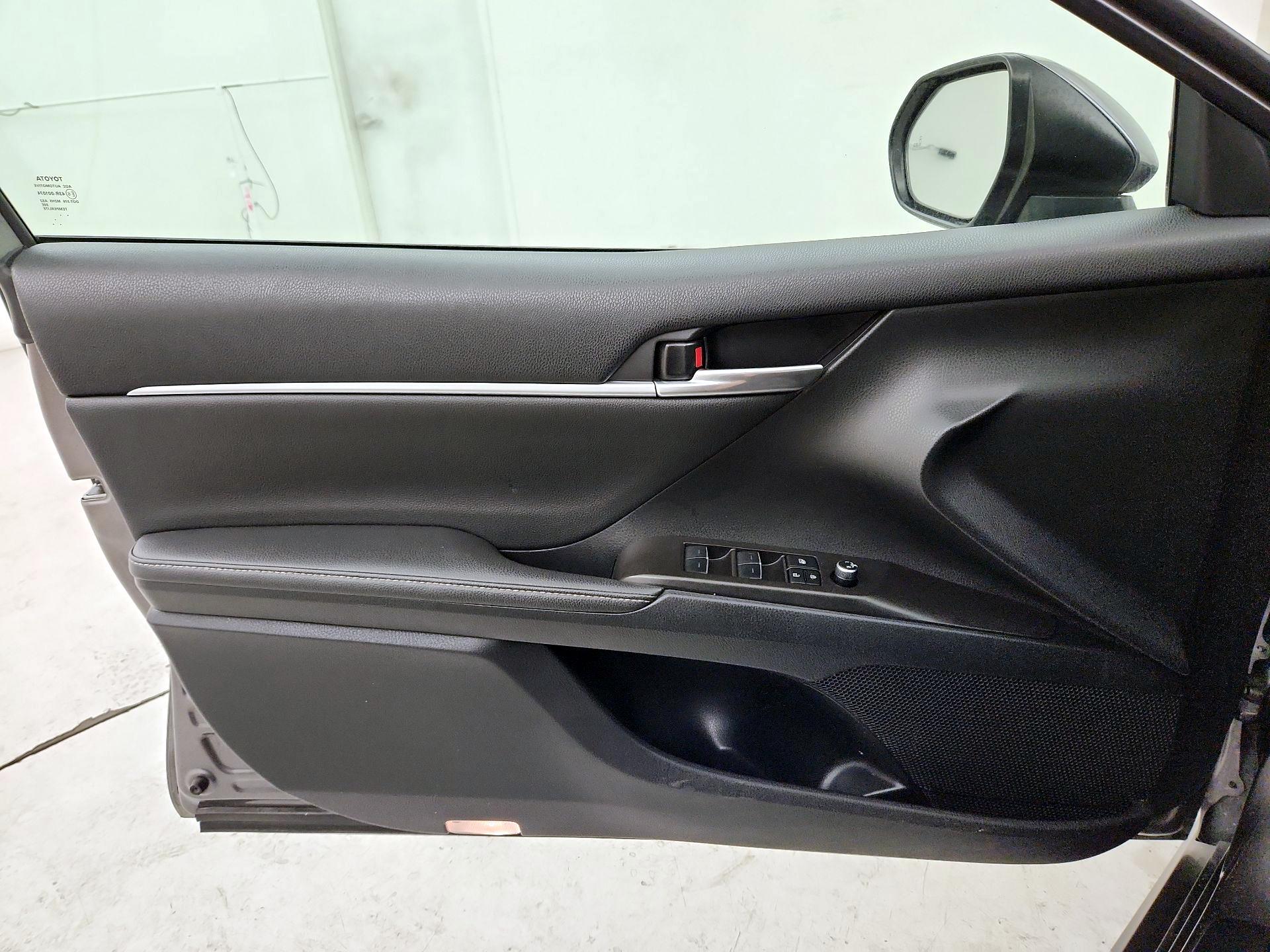 Thumbnail: 2023 Toyota Camry - 12