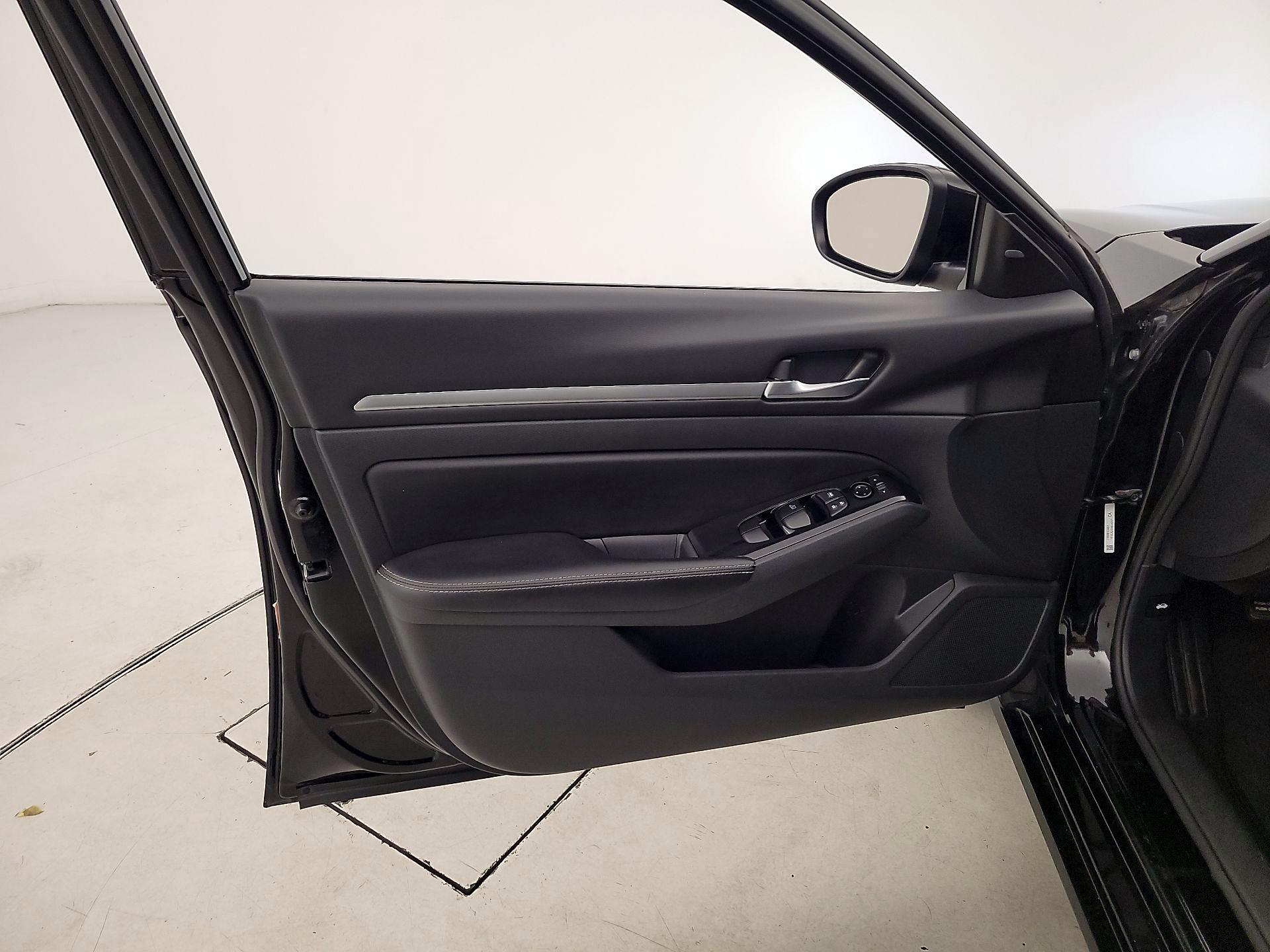 Thumbnail: 2023 Nissan Altima - 12