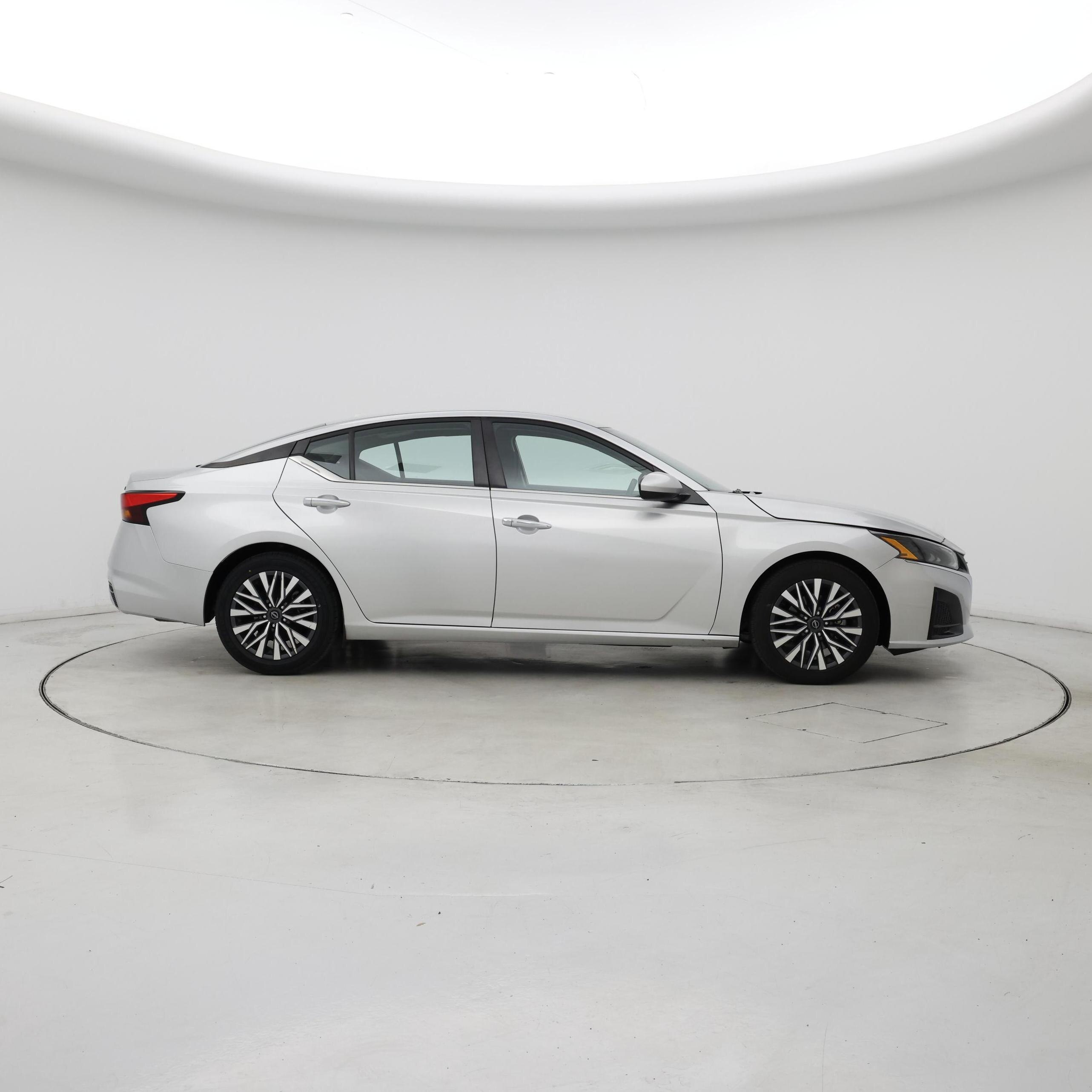 Thumbnail: 2023 Nissan Altima - 7