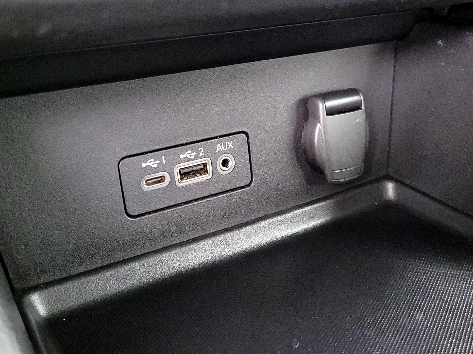 Thumbnail: 2022 Nissan Sentra - 18