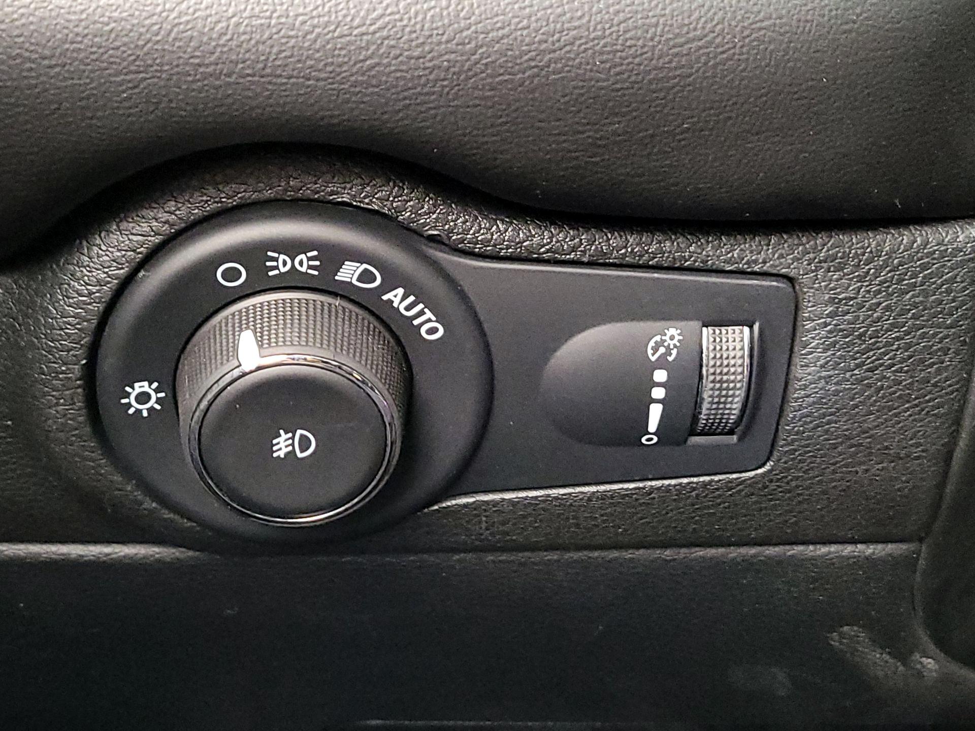 Thumbnail: 2023 Dodge Durango - 13