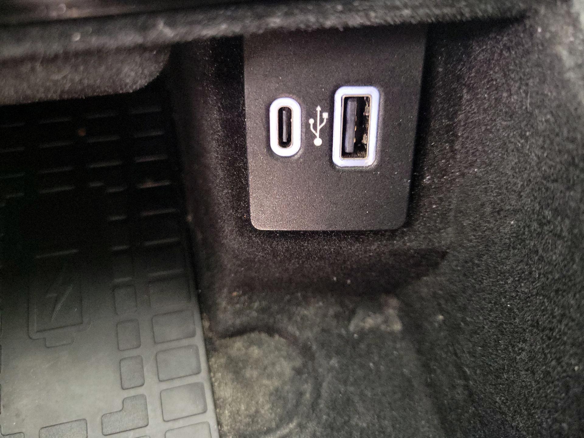 Thumbnail: 2021 Lincoln Nautilus - 19