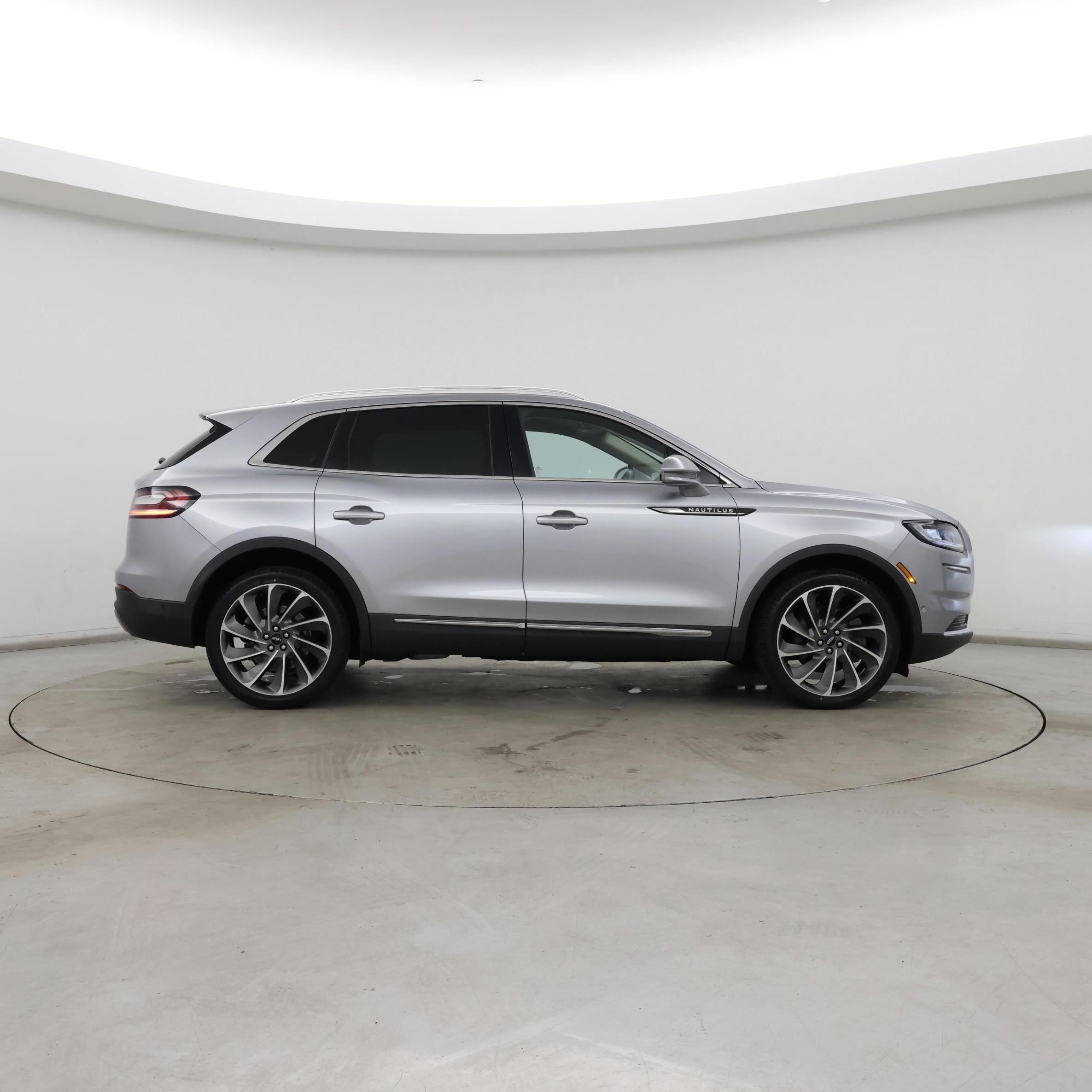 Thumbnail: 2021 Lincoln Nautilus - 7