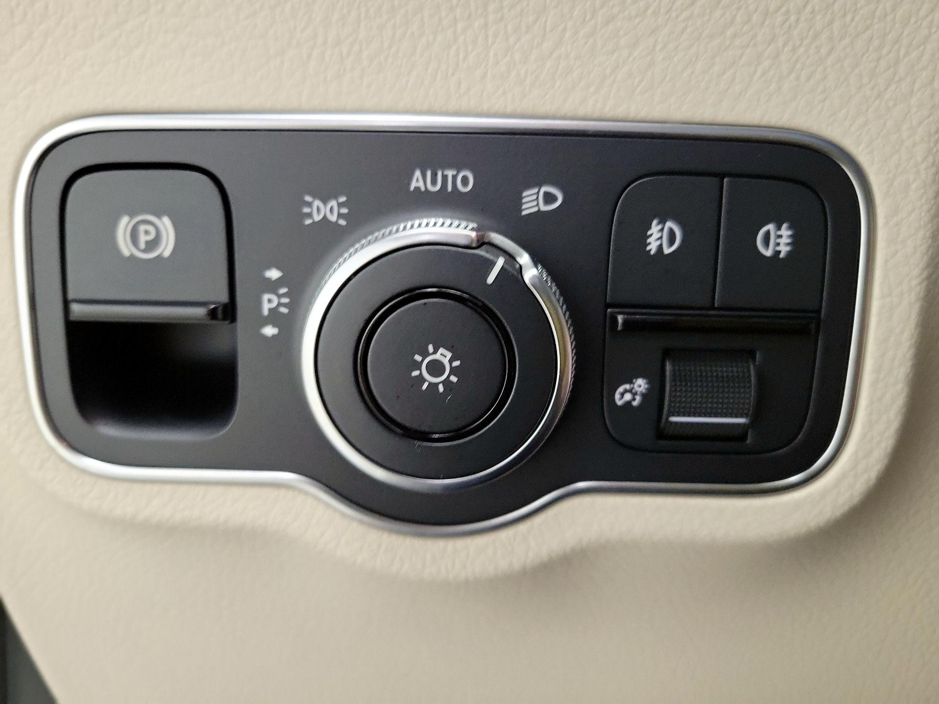 Thumbnail: 2022 Mercedes-Benz GLA - 13