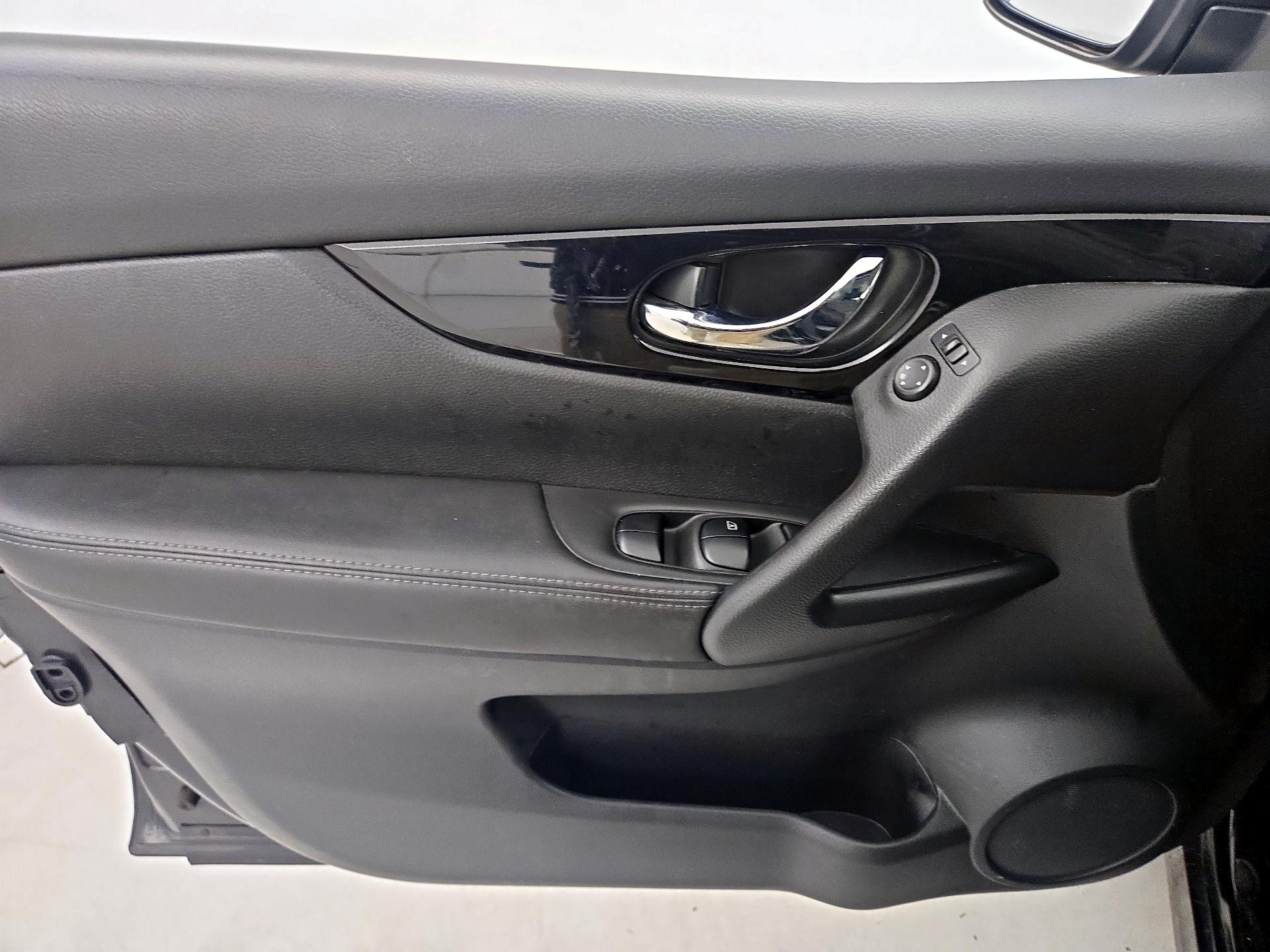 Thumbnail: 2019 Nissan Rogue Sport - 12