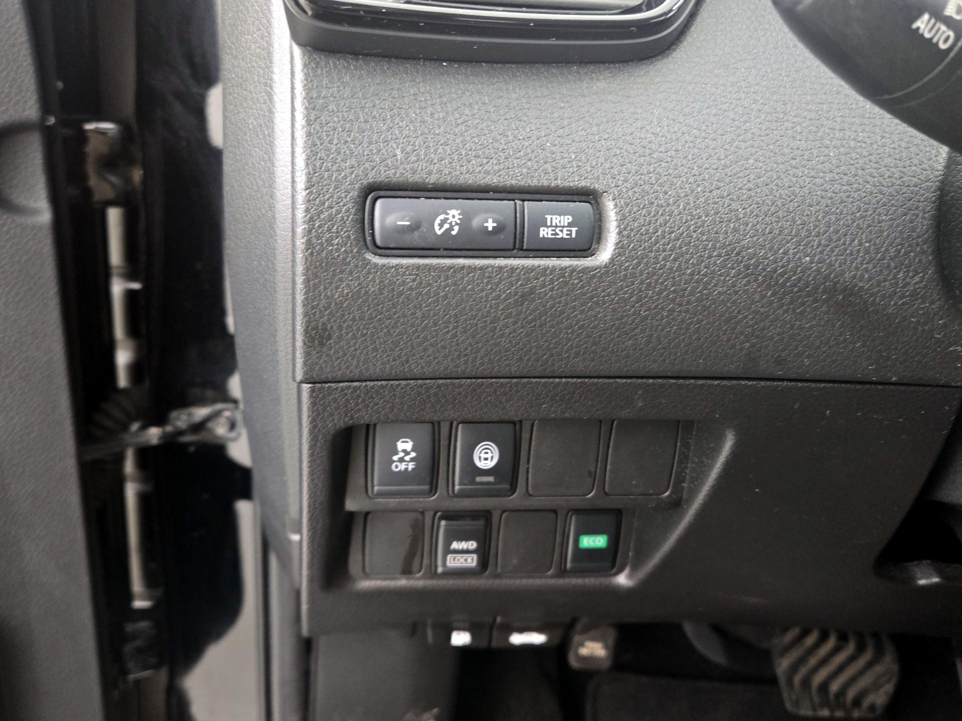 Thumbnail: 2019 Nissan Rogue Sport - 13