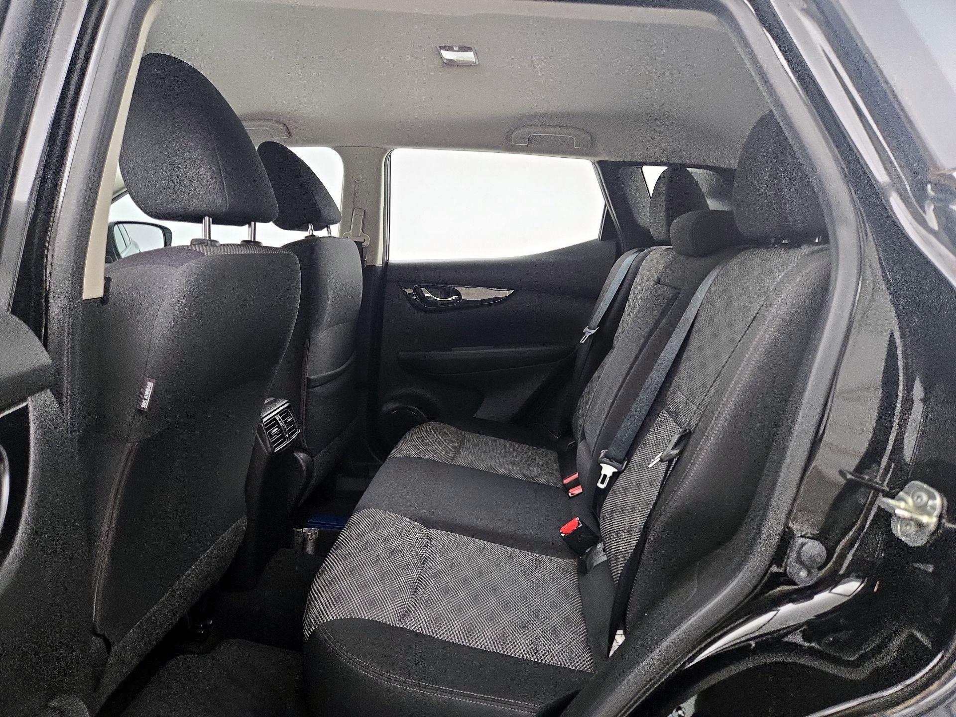 Thumbnail: 2019 Nissan Rogue Sport - 19