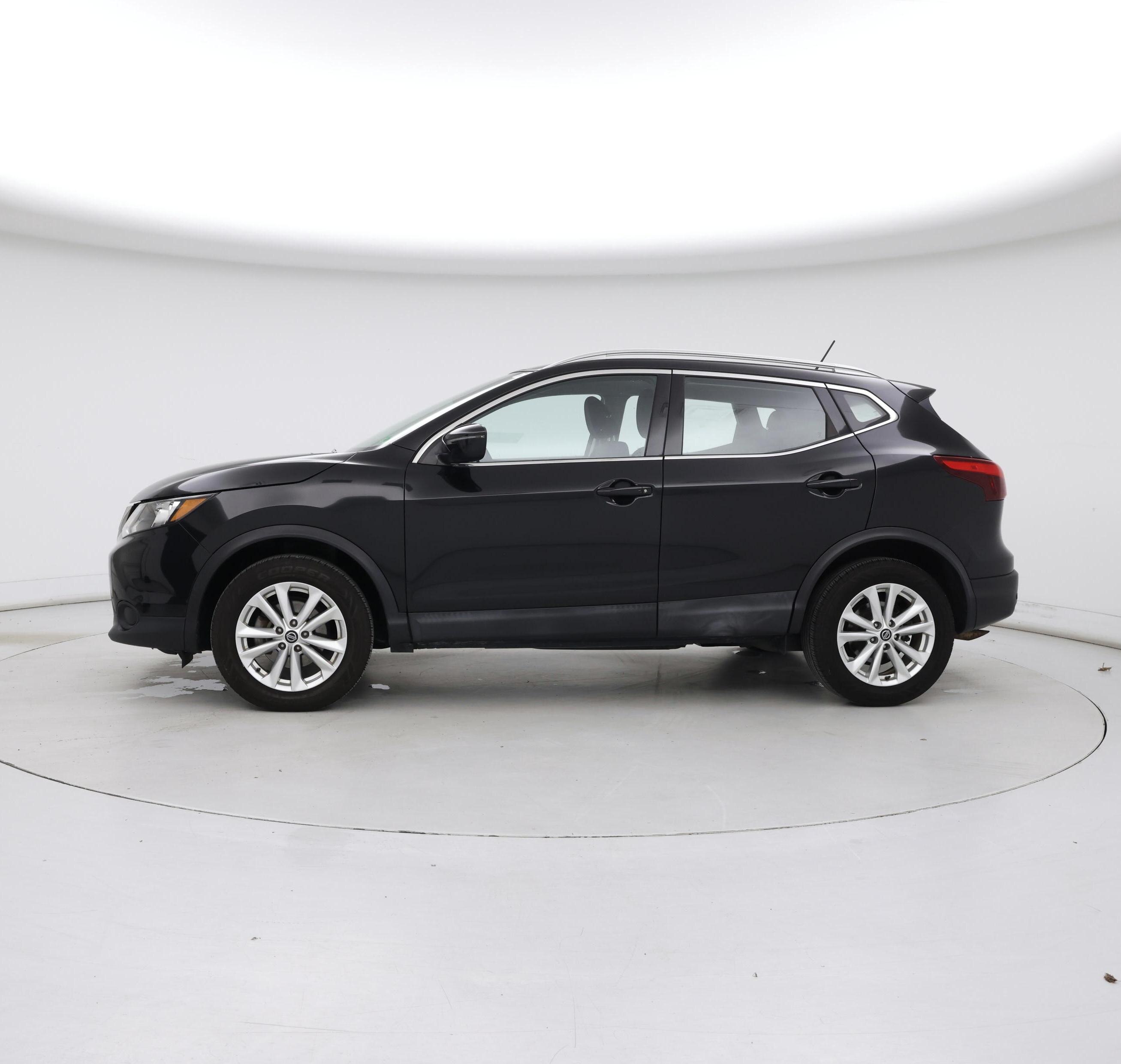 Thumbnail: 2019 Nissan Rogue Sport - 3