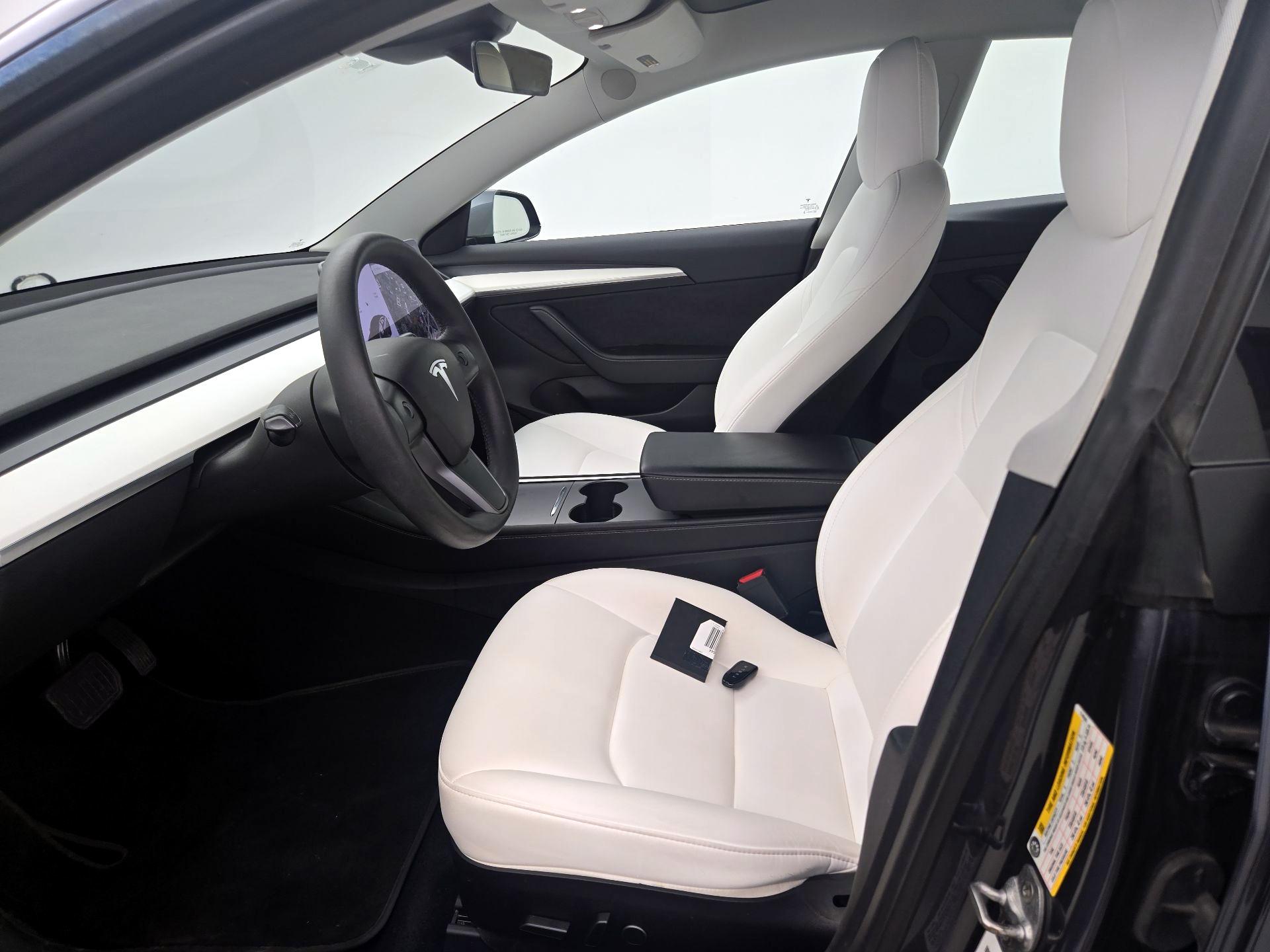 Thumbnail: 2022 Tesla Model 3 - 11