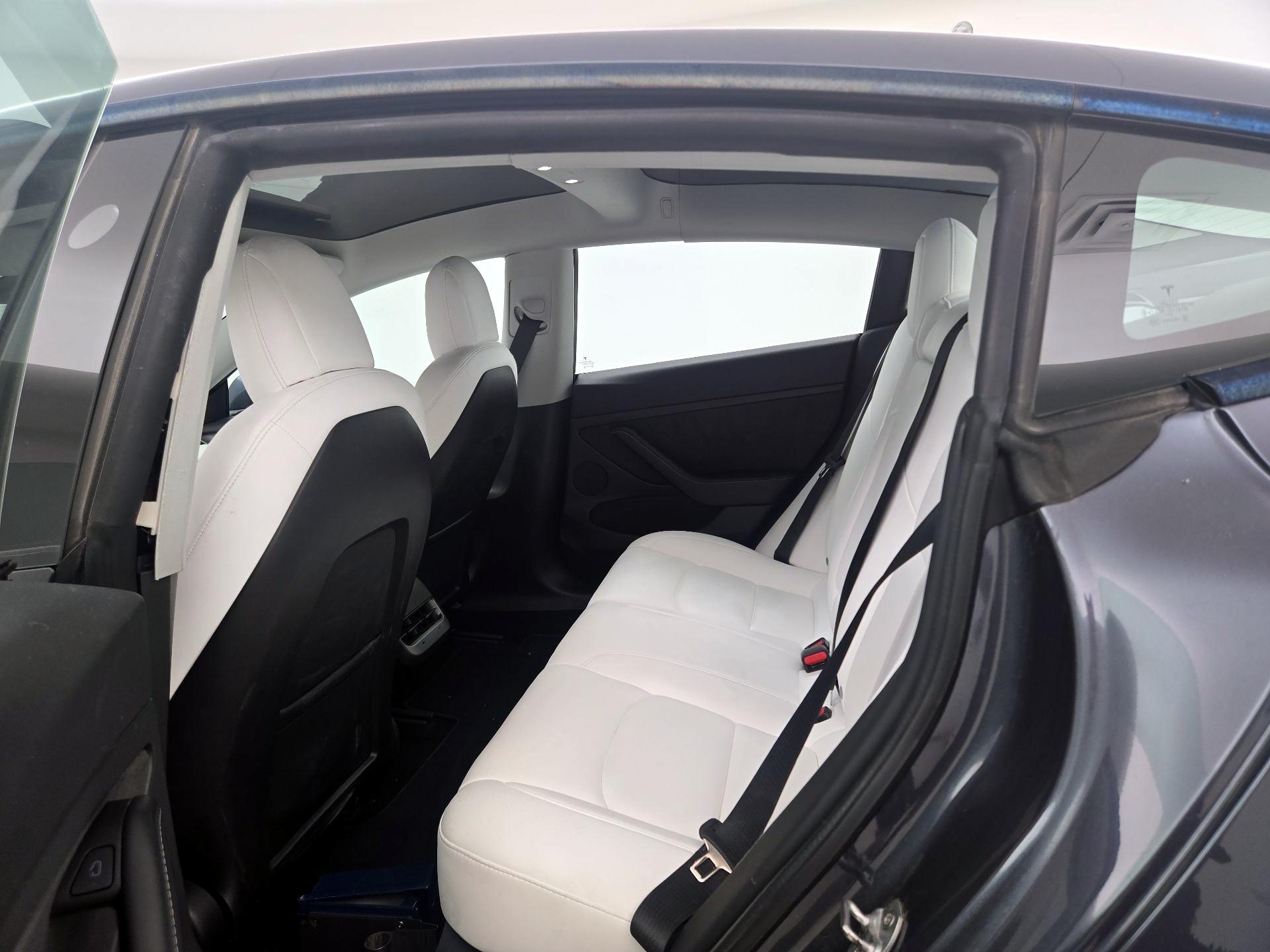 Thumbnail: 2022 Tesla Model 3 - 19