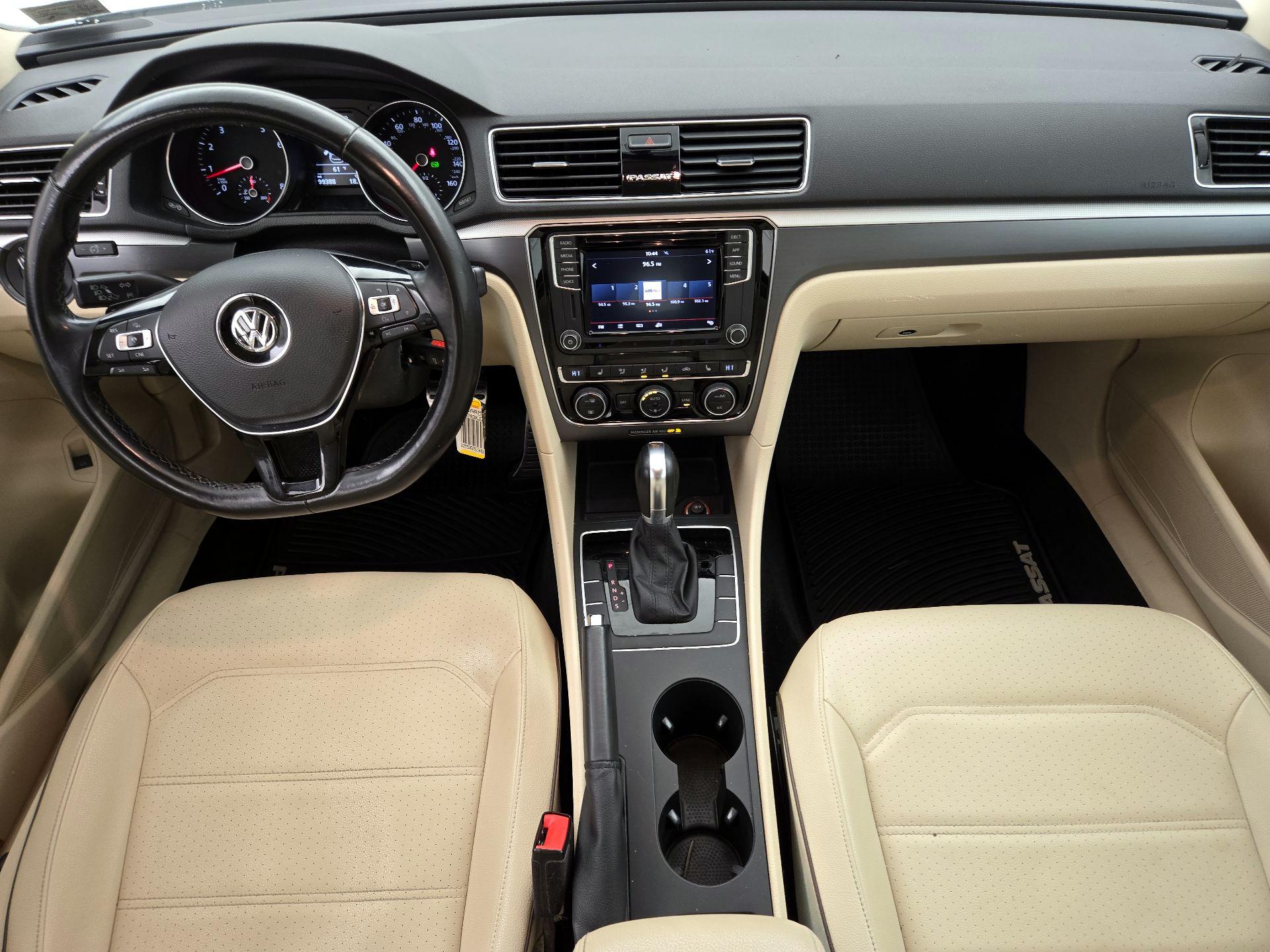 Thumbnail: 2018 Volkswagen Passat - 9