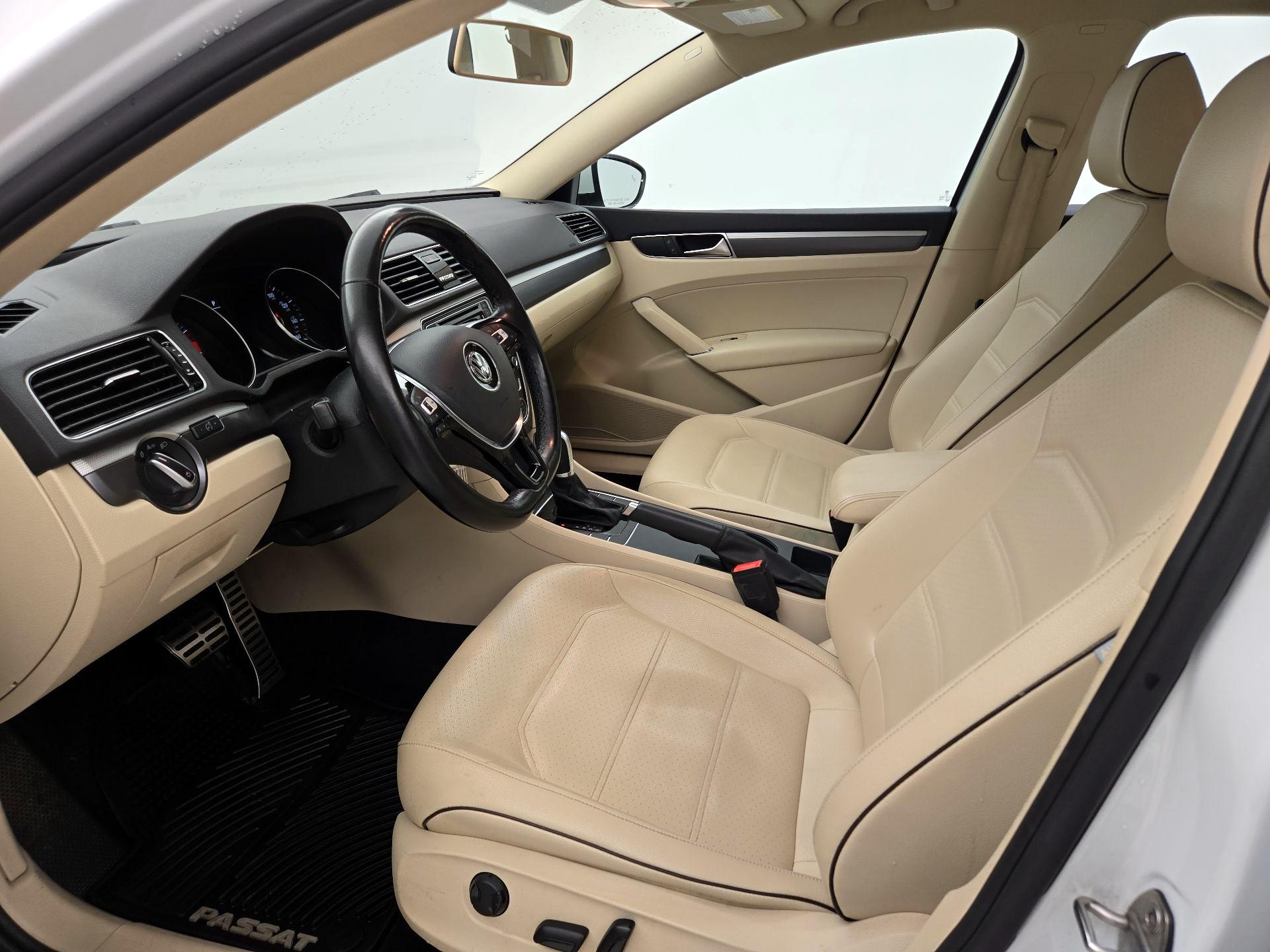 Thumbnail: 2018 Volkswagen Passat - 11