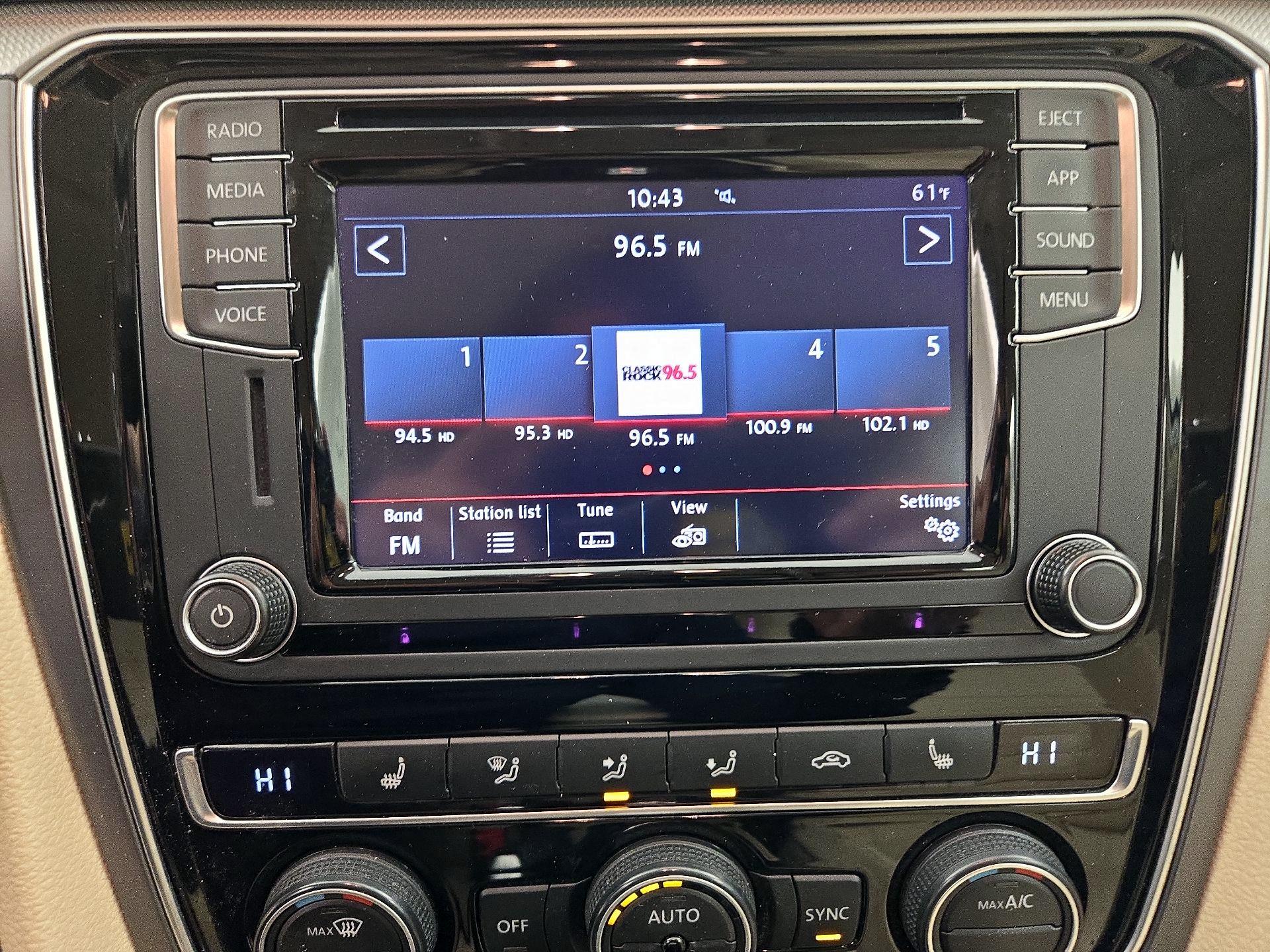 Thumbnail: 2018 Volkswagen Passat - 14