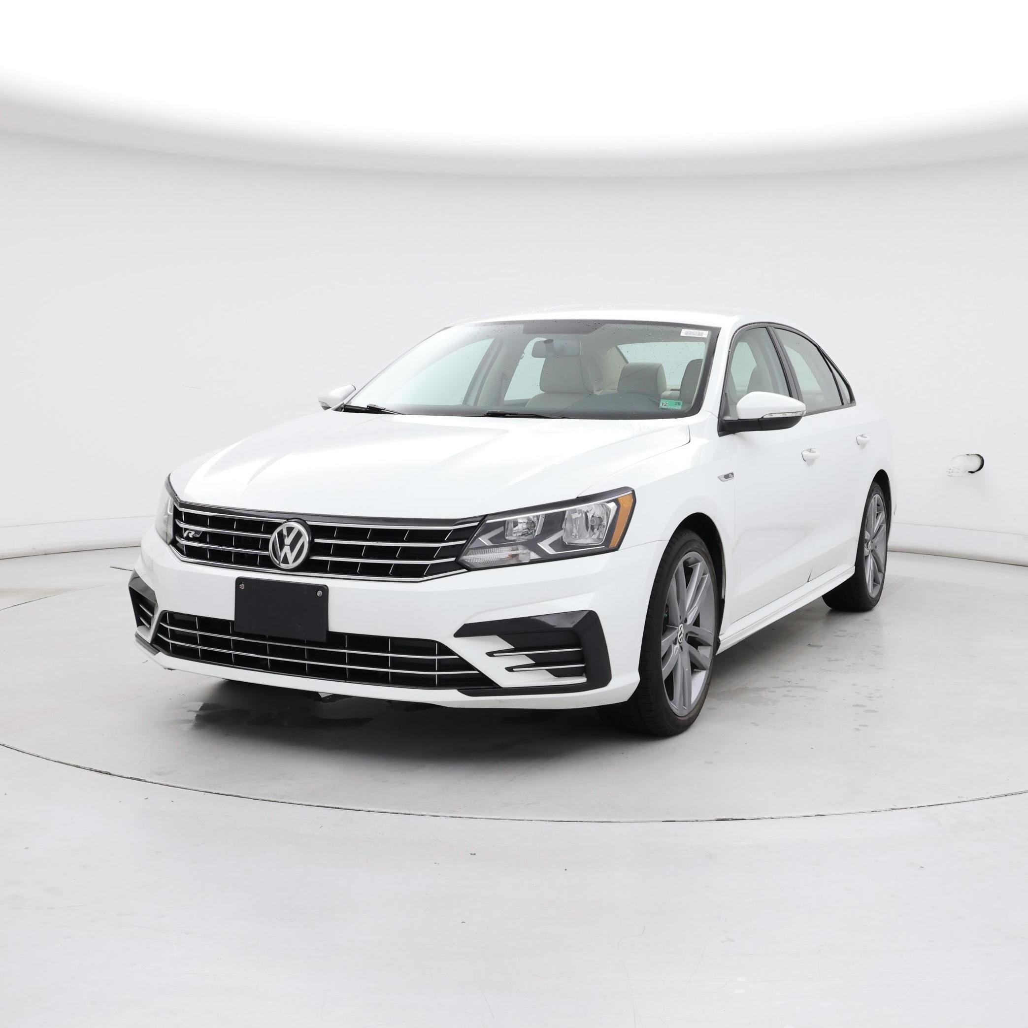 Thumbnail: 2018 Volkswagen Passat - 4