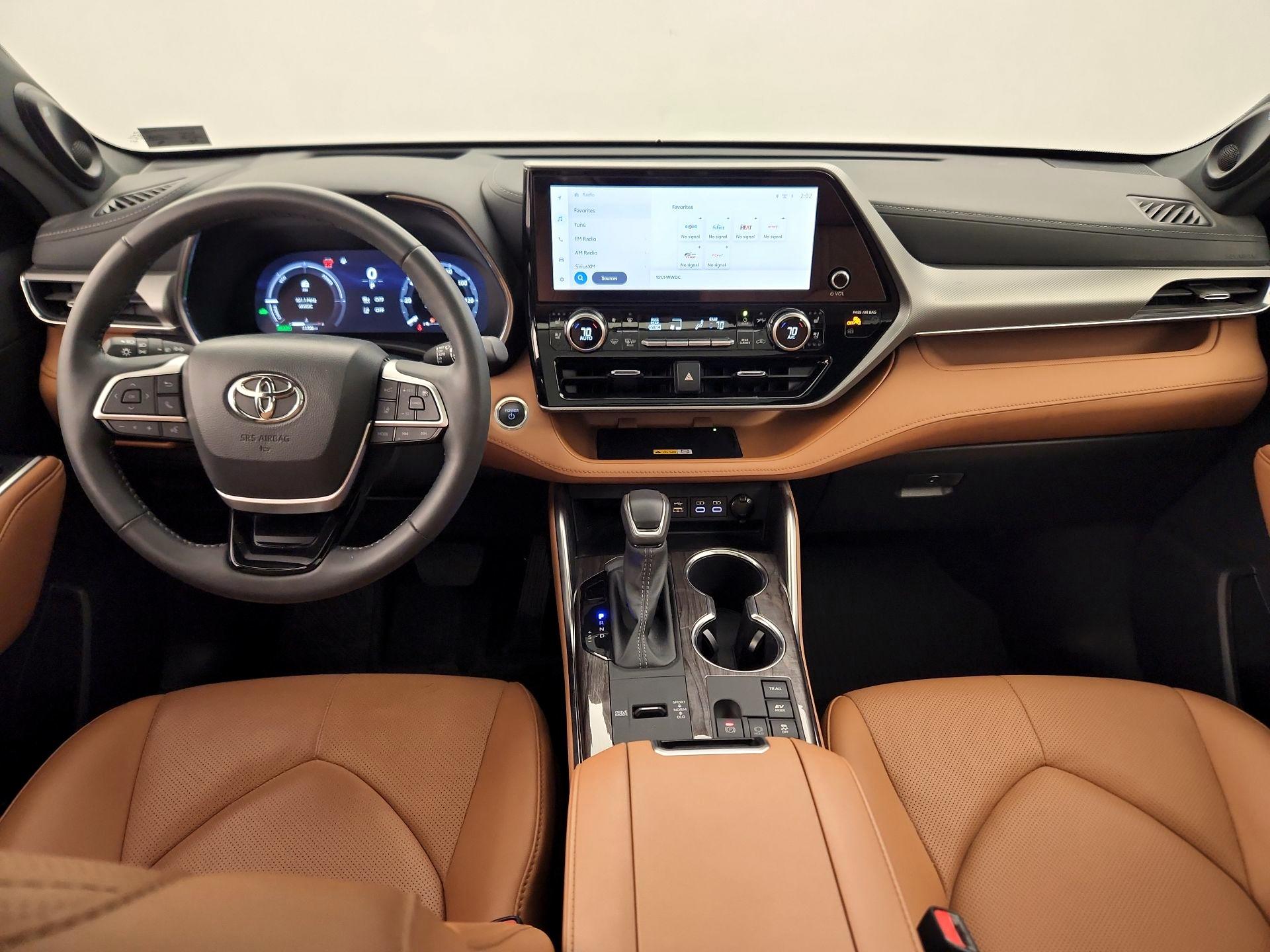 Thumbnail: 2024 Toyota Highlander - 9