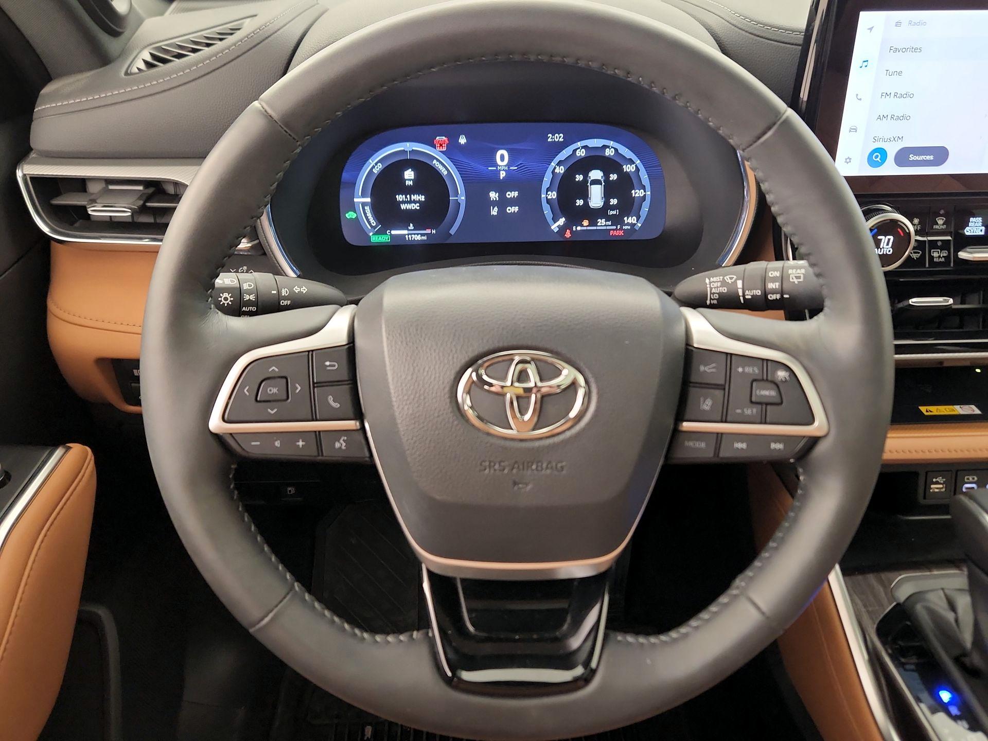 Thumbnail: 2024 Toyota Highlander - 10