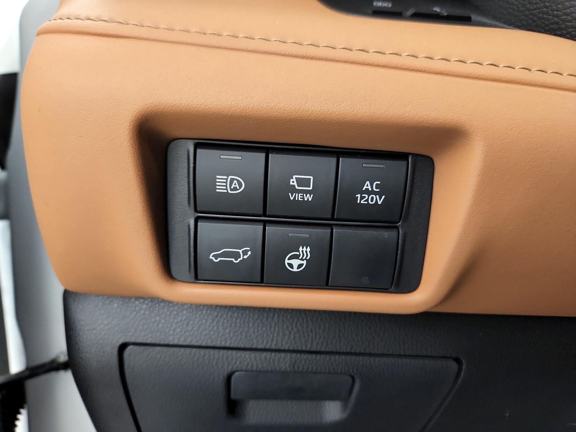 Thumbnail: 2024 Toyota Highlander - 13