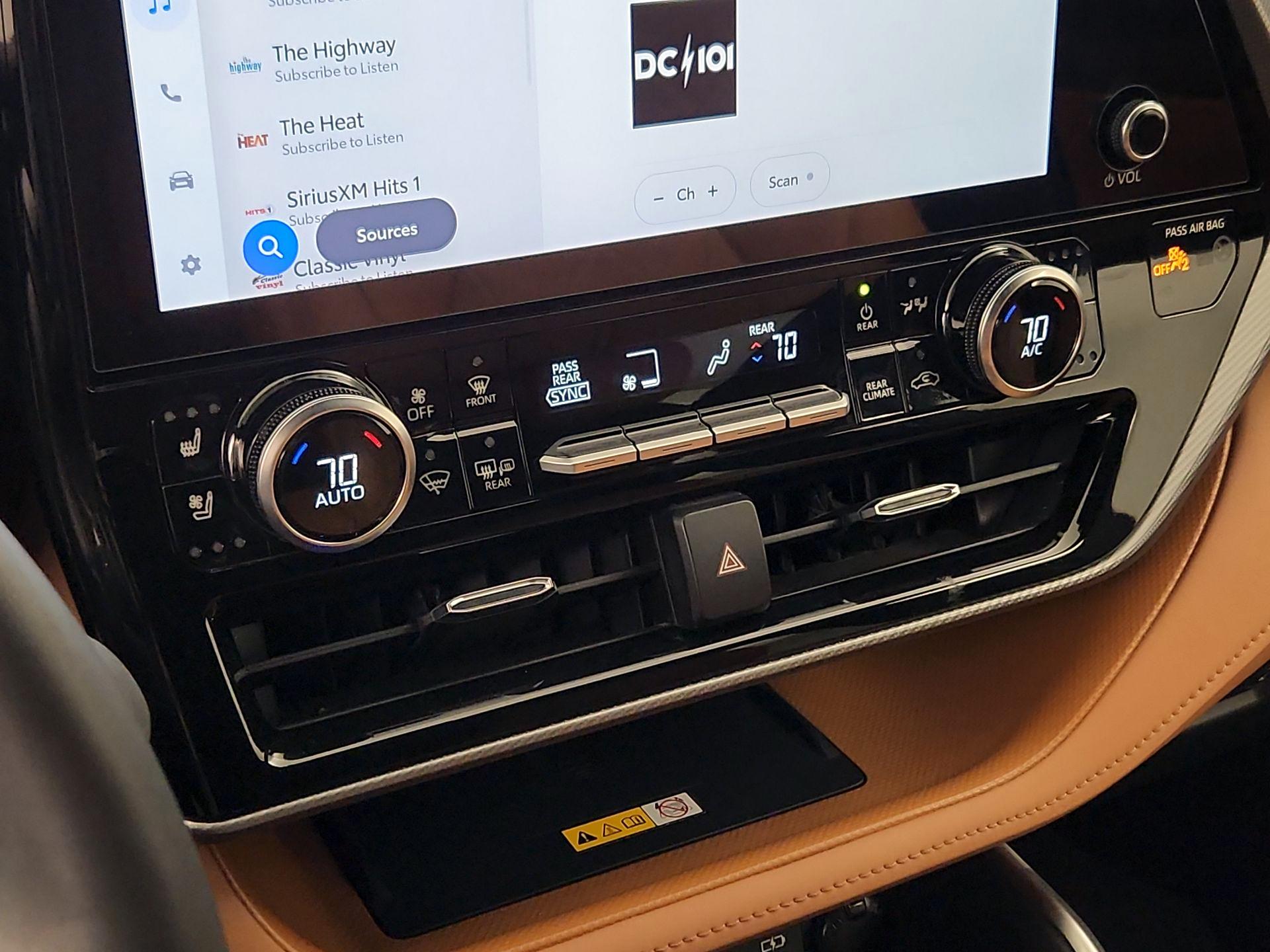 Thumbnail: 2024 Toyota Highlander - 16