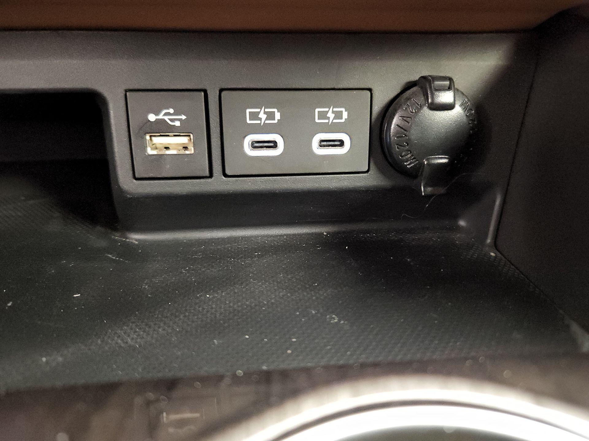 Thumbnail: 2024 Toyota Highlander - 18