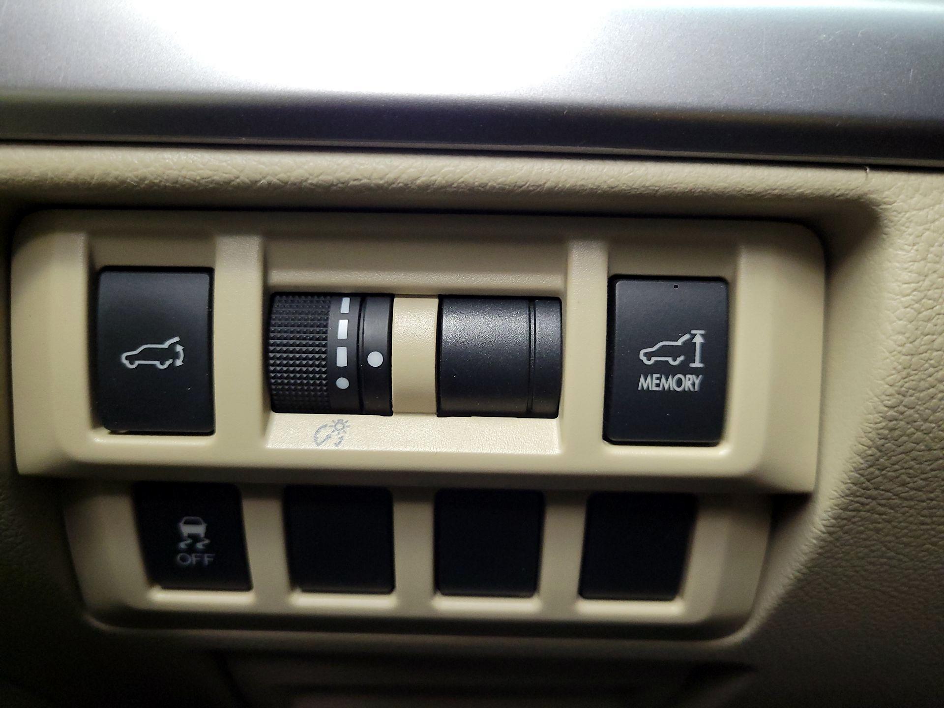 Thumbnail: 2015 Subaru Outback - 13