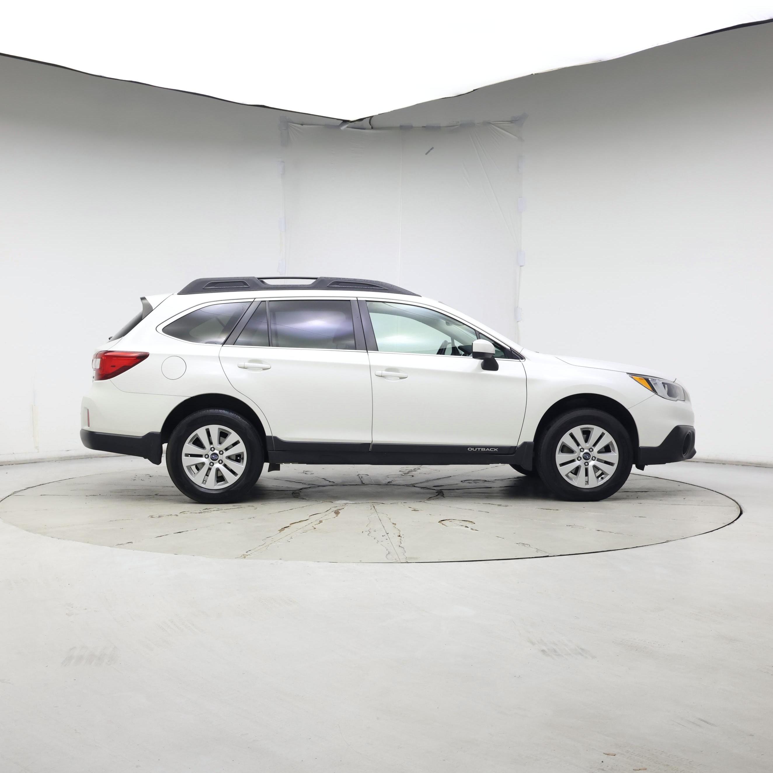 Thumbnail: 2015 Subaru Outback - 7