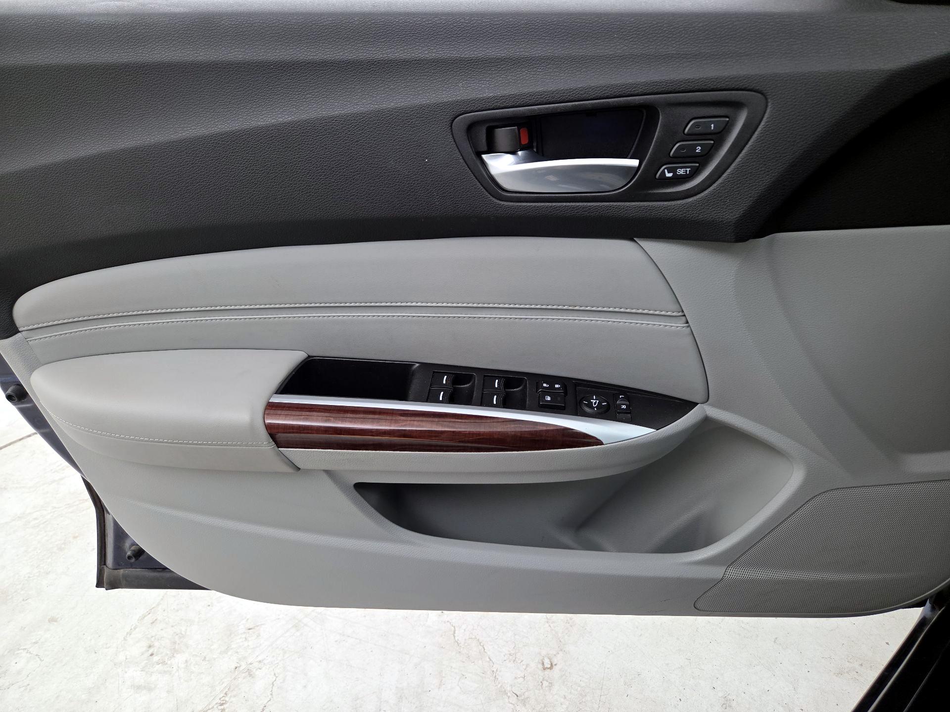 Thumbnail: 2015 Acura TLX - 12