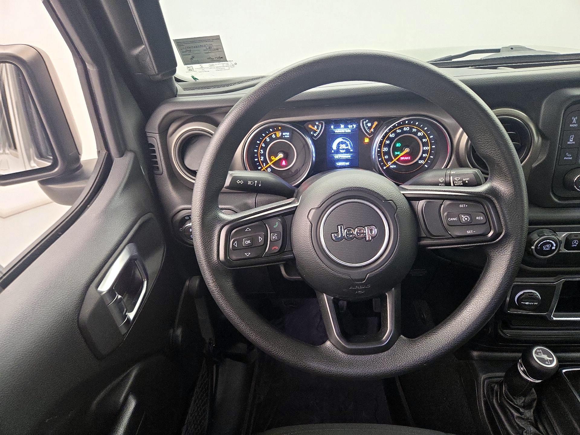 Thumbnail: 2021 Jeep Gladiator - 10