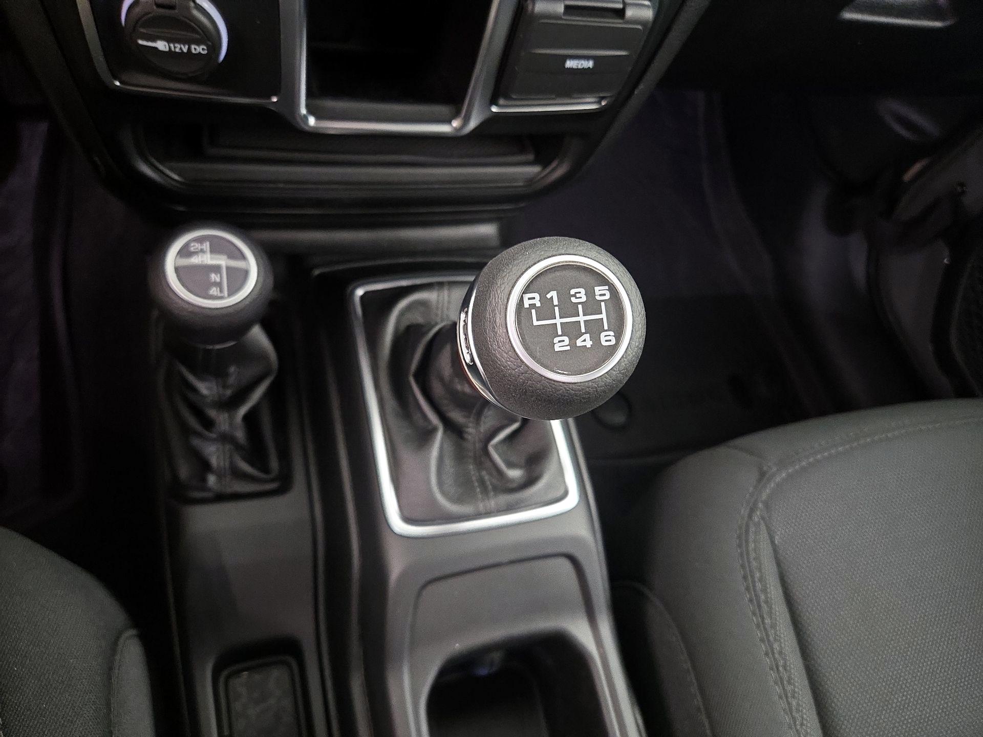 Thumbnail: 2021 Jeep Gladiator - 17