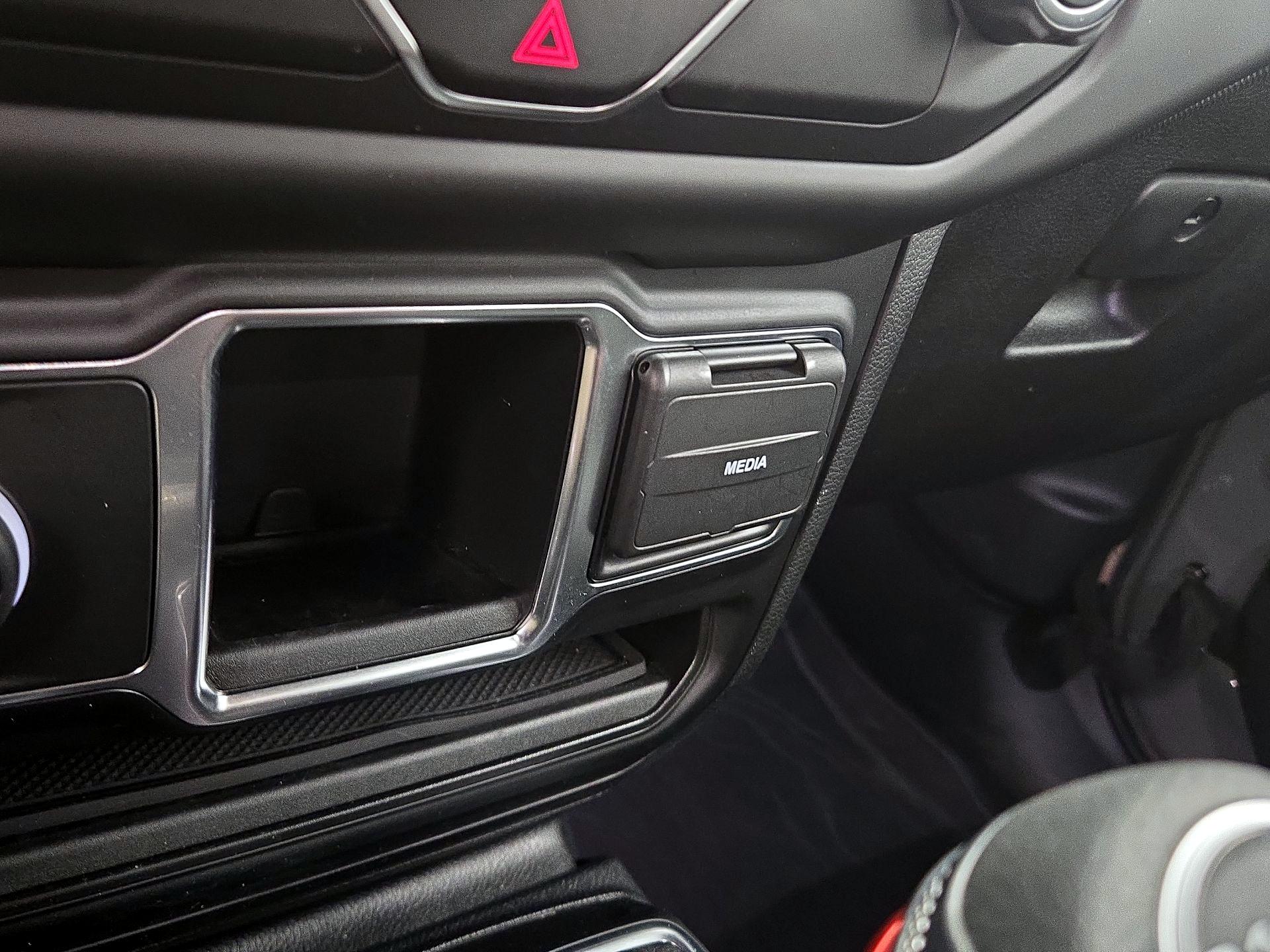 Thumbnail: 2021 Jeep Gladiator - 18