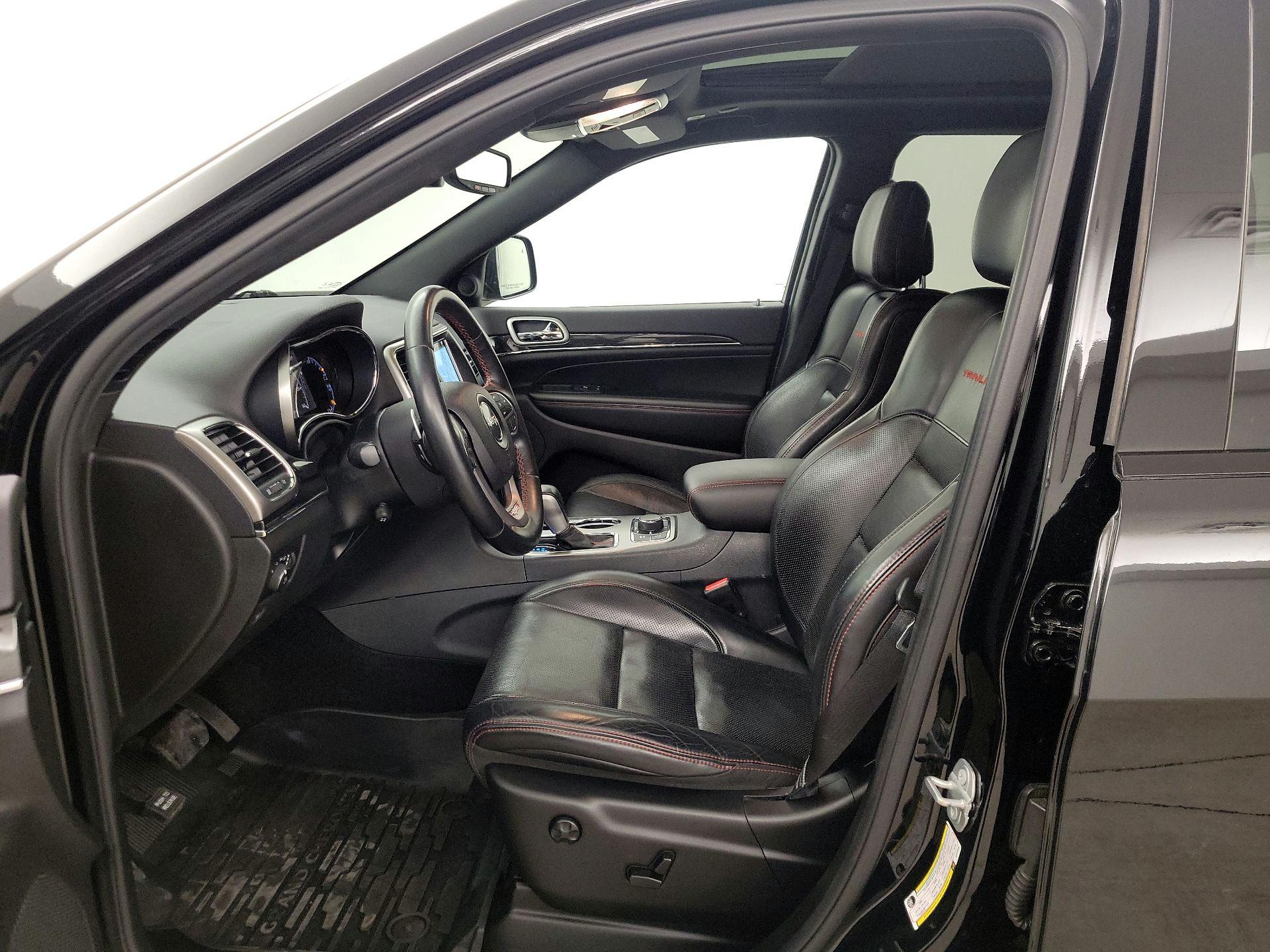 Thumbnail: 2018 Jeep Grand Cherokee - 11