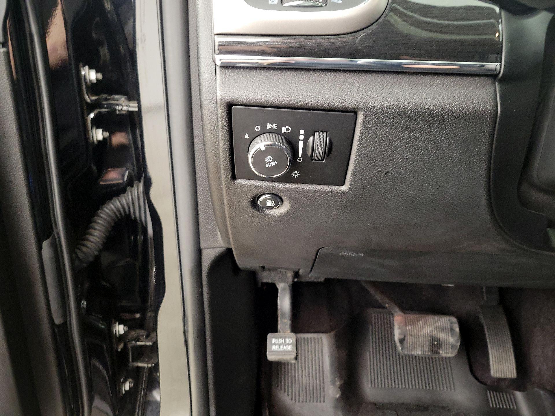 Thumbnail: 2018 Jeep Grand Cherokee - 13