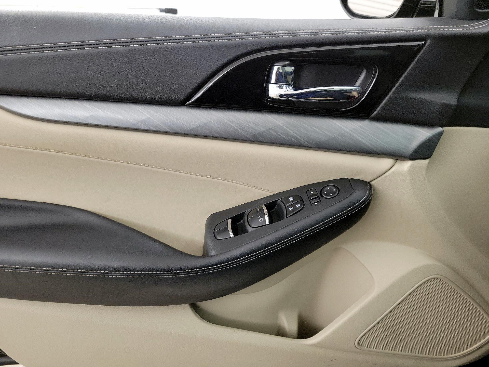 Thumbnail: 2017 Nissan Maxima - 12