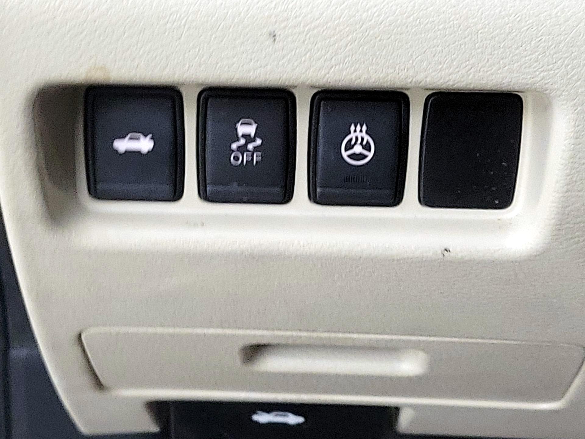 Thumbnail: 2017 Nissan Maxima - 13