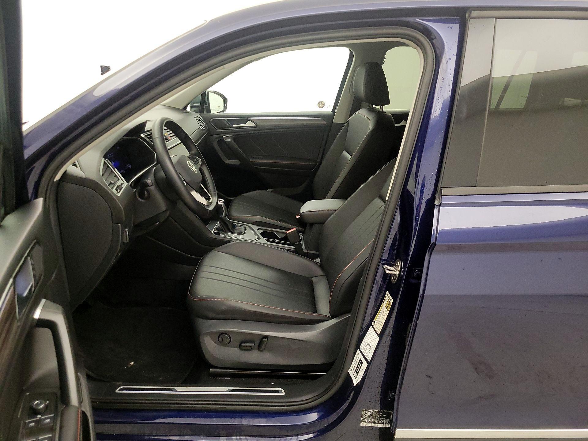 Thumbnail: 2024 Volkswagen Tiguan - 11