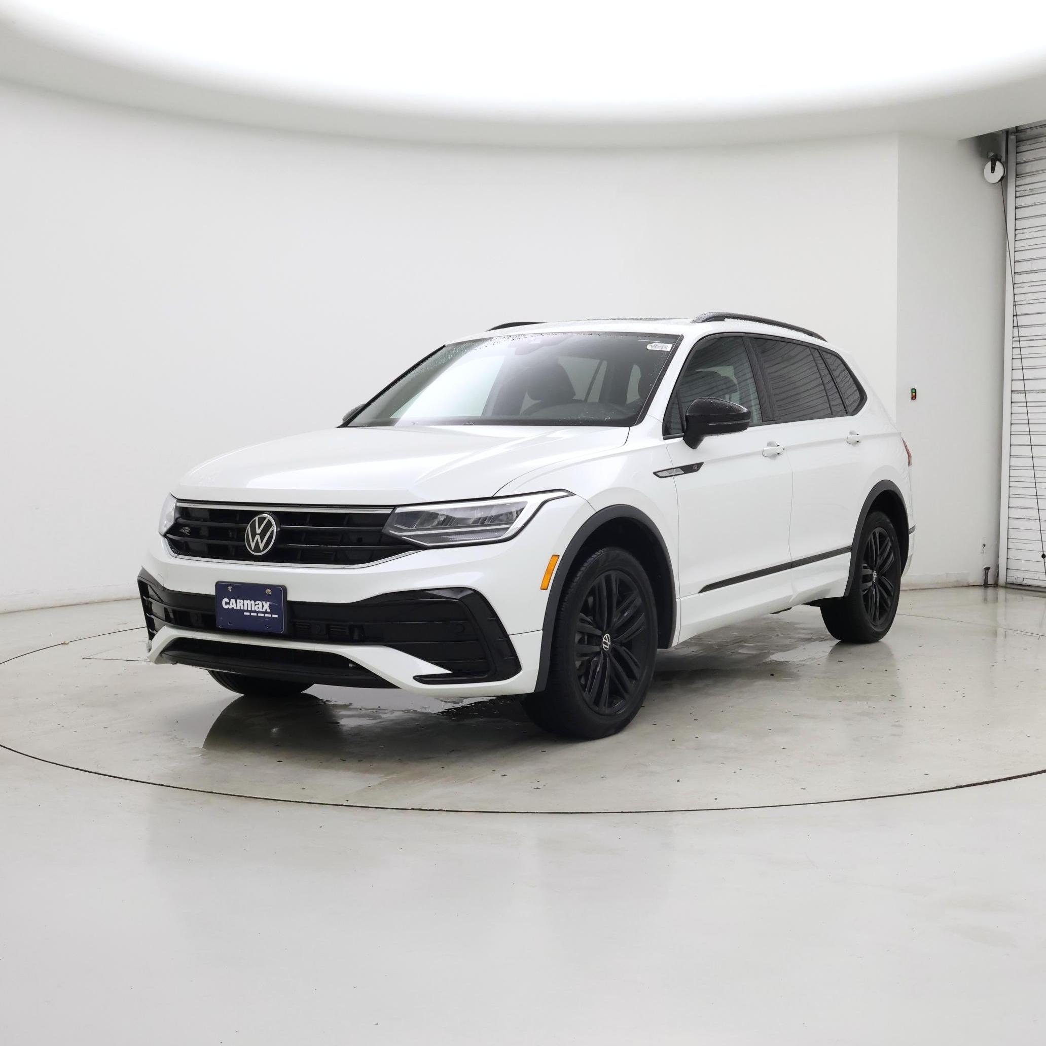 Thumbnail: 2022 Volkswagen Tiguan - 4