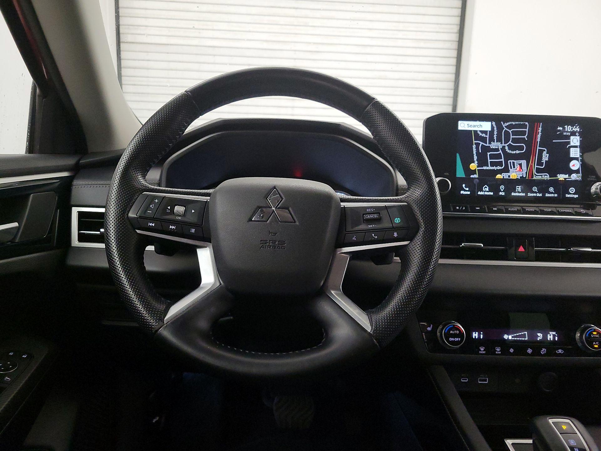 Thumbnail: 2022 Mitsubishi Outlander - 10