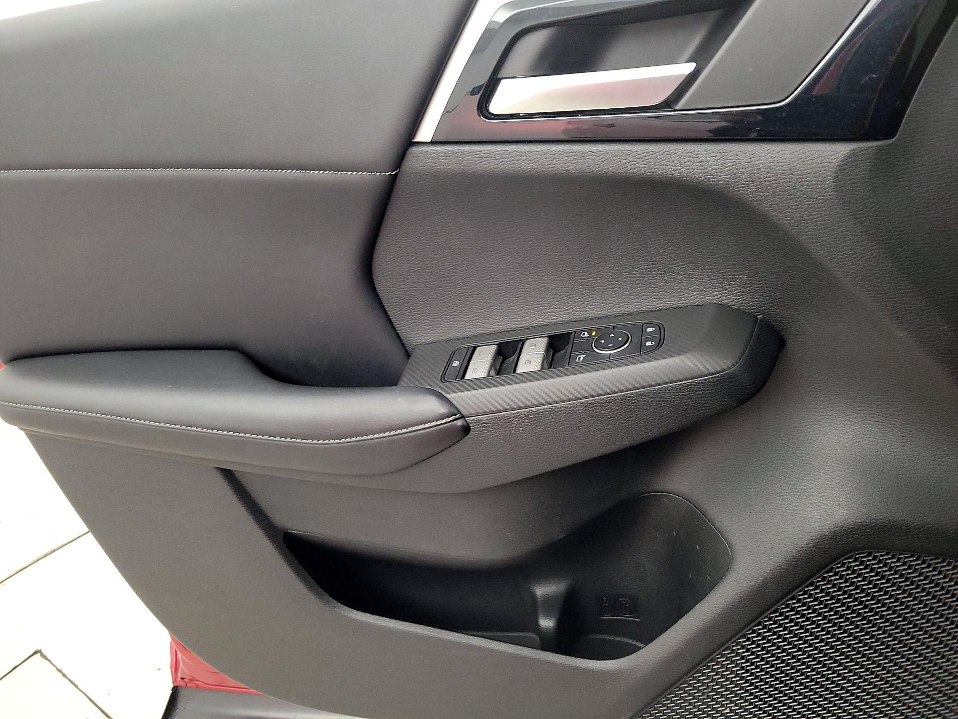 Thumbnail: 2022 Mitsubishi Outlander - 12