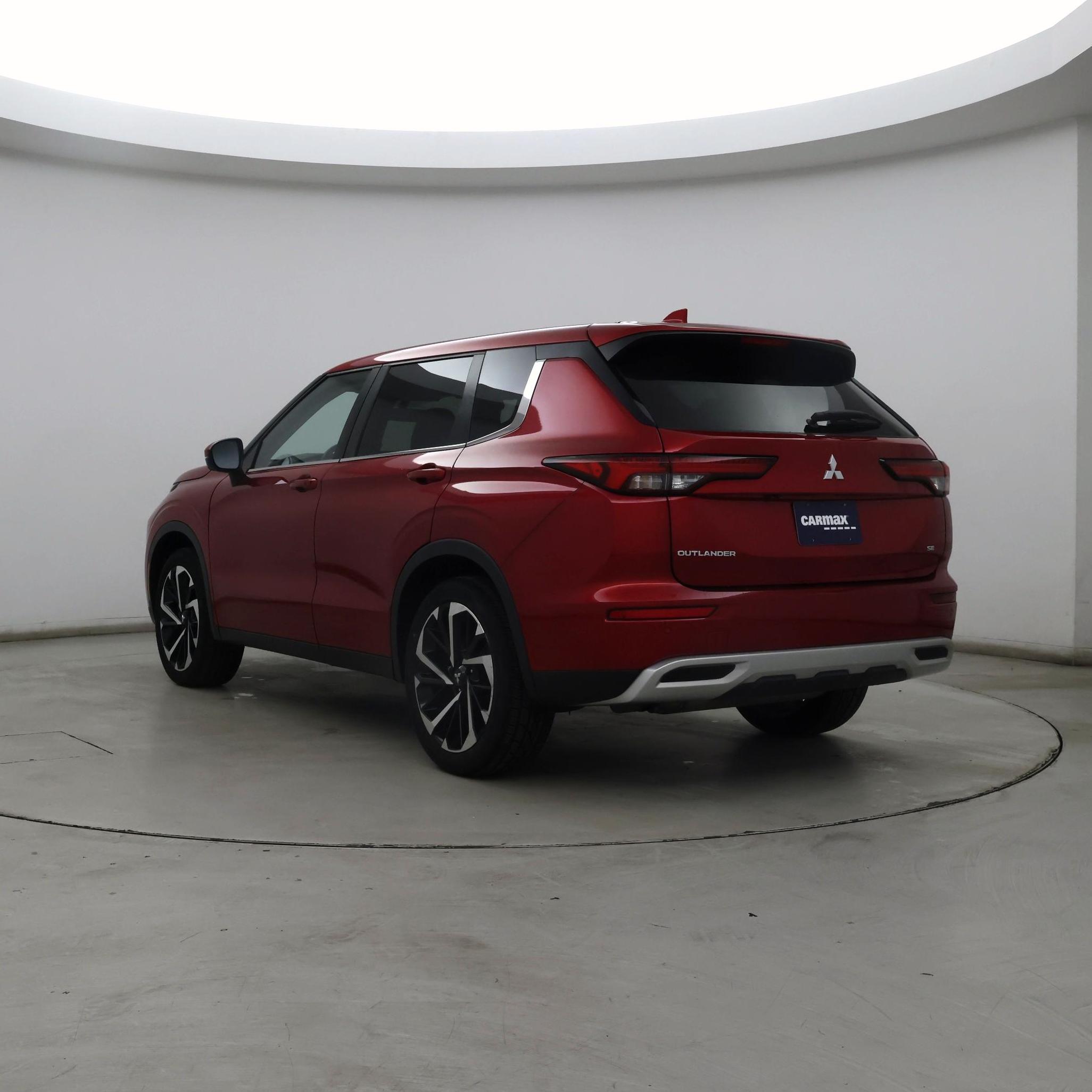 Thumbnail: 2022 Mitsubishi Outlander - 2