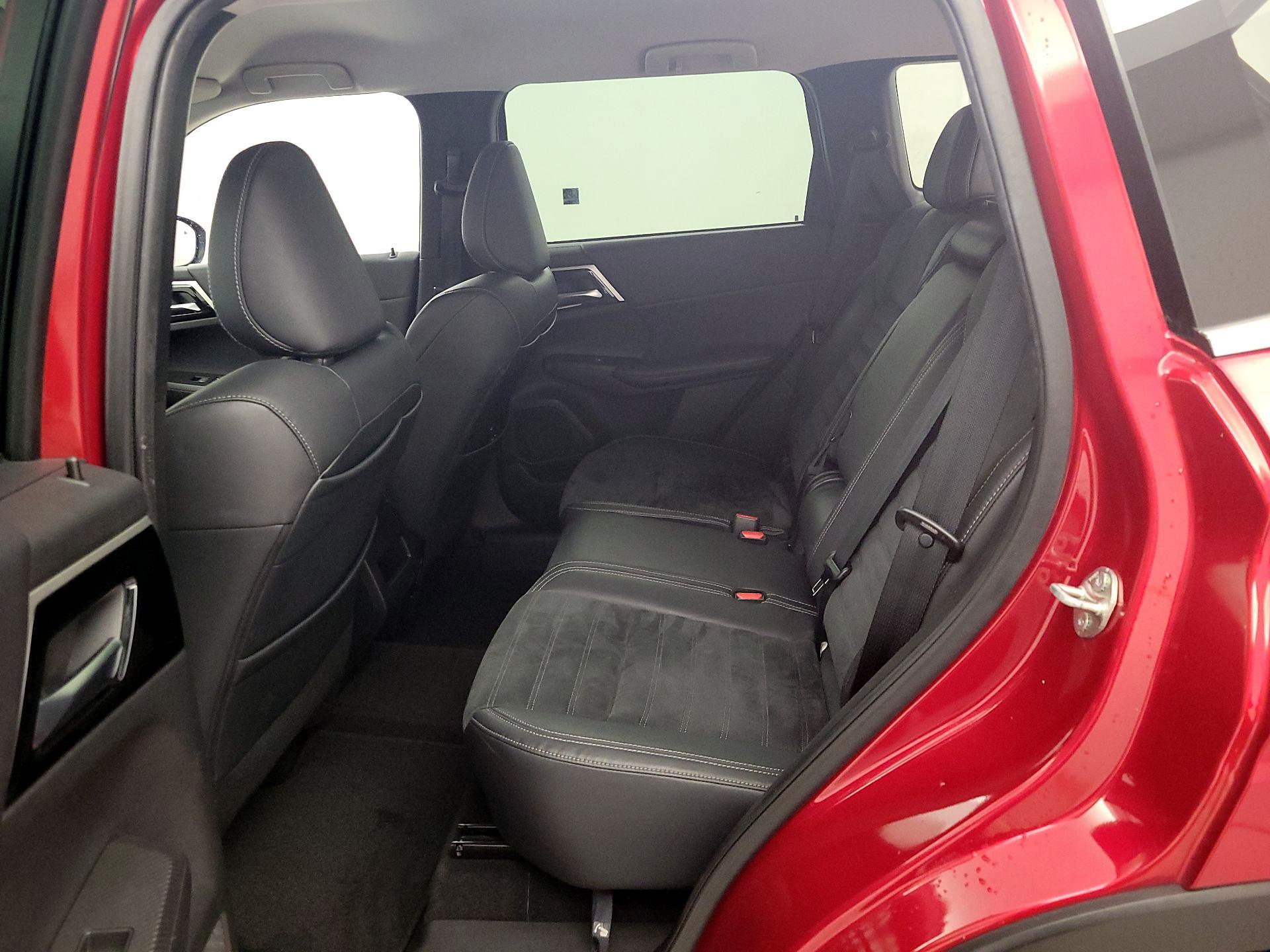 Thumbnail: 2022 Mitsubishi Outlander - 20