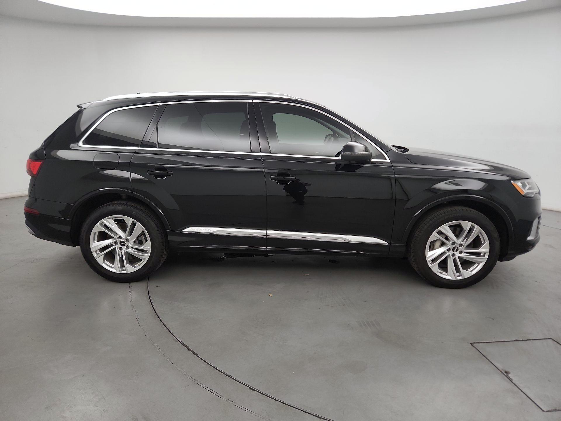 Thumbnail: 2023 Audi Q7 - 4