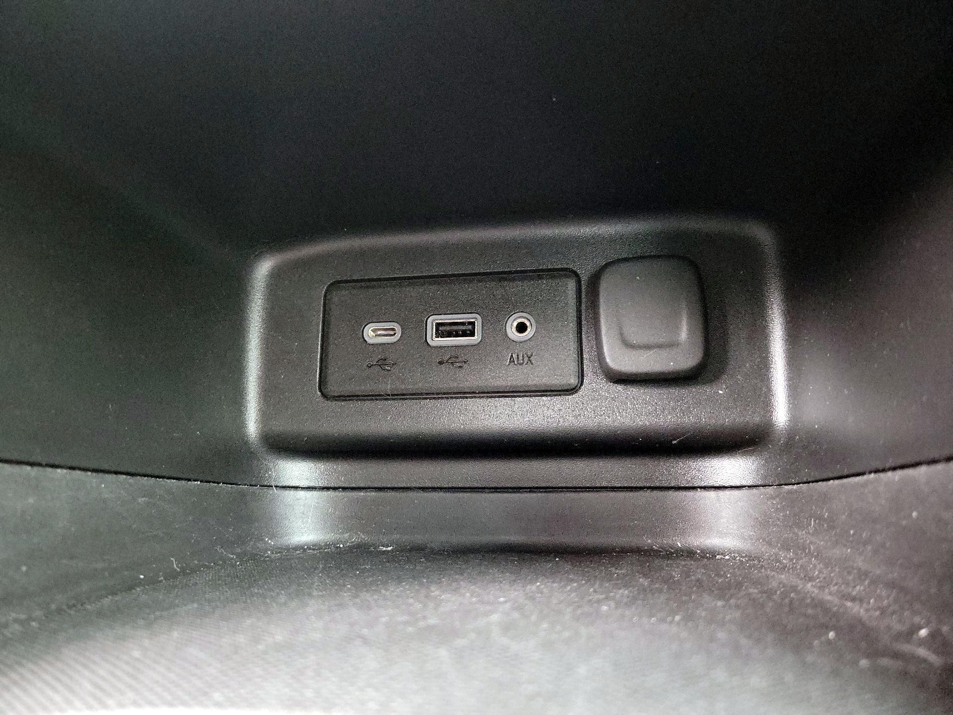 Thumbnail: 2022 Chevrolet Equinox - 18