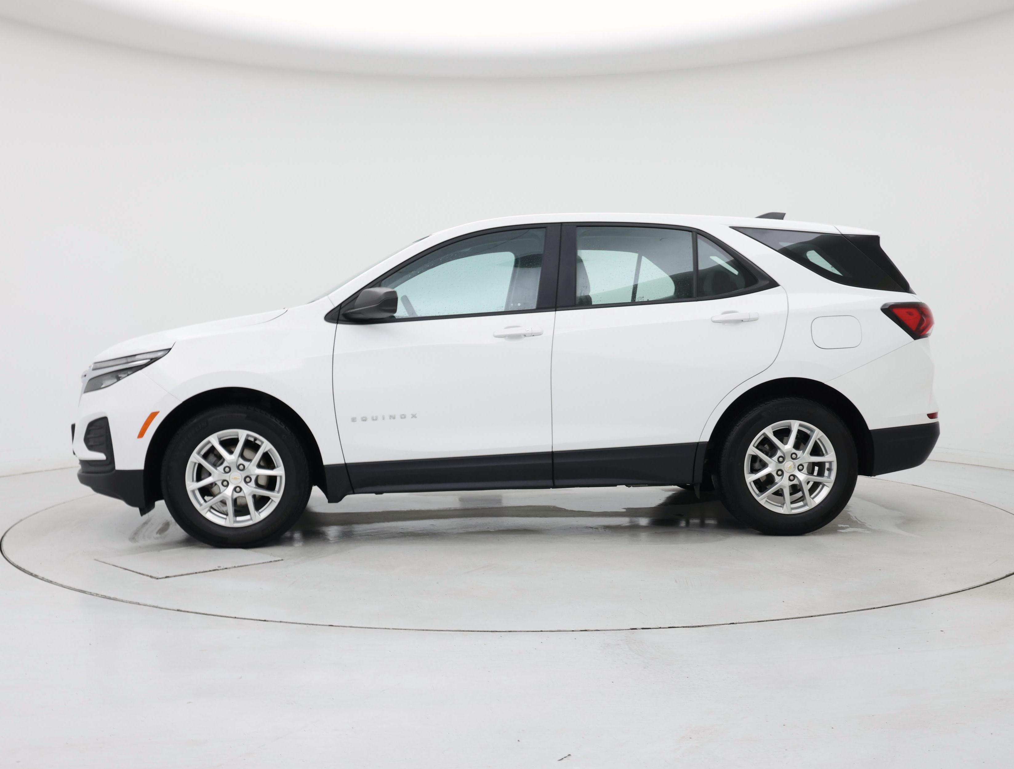 Thumbnail: 2022 Chevrolet Equinox - 3