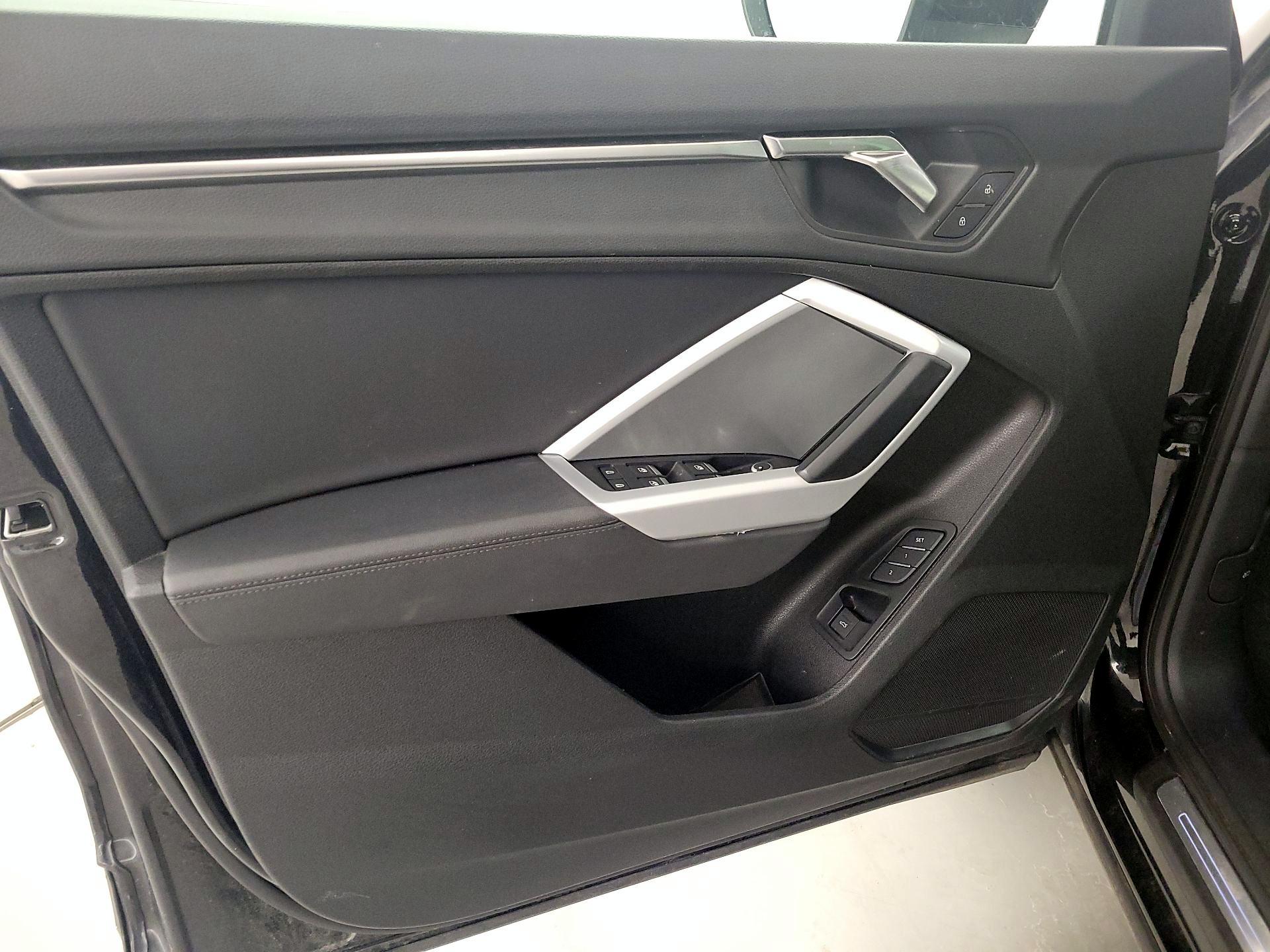 Thumbnail: 2023 Audi Q3 - 12