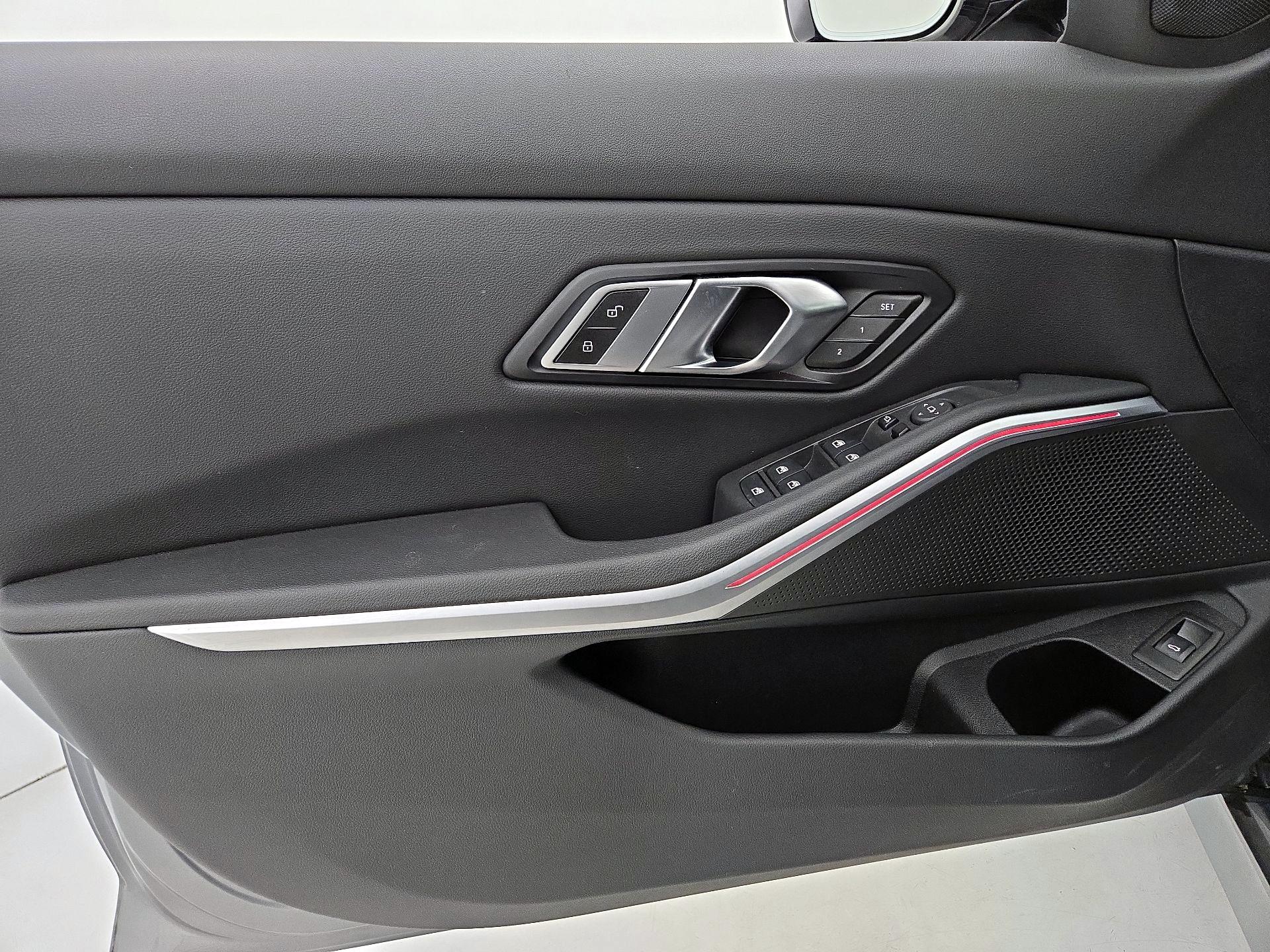 Thumbnail: 2023 BMW 3 Series - 12