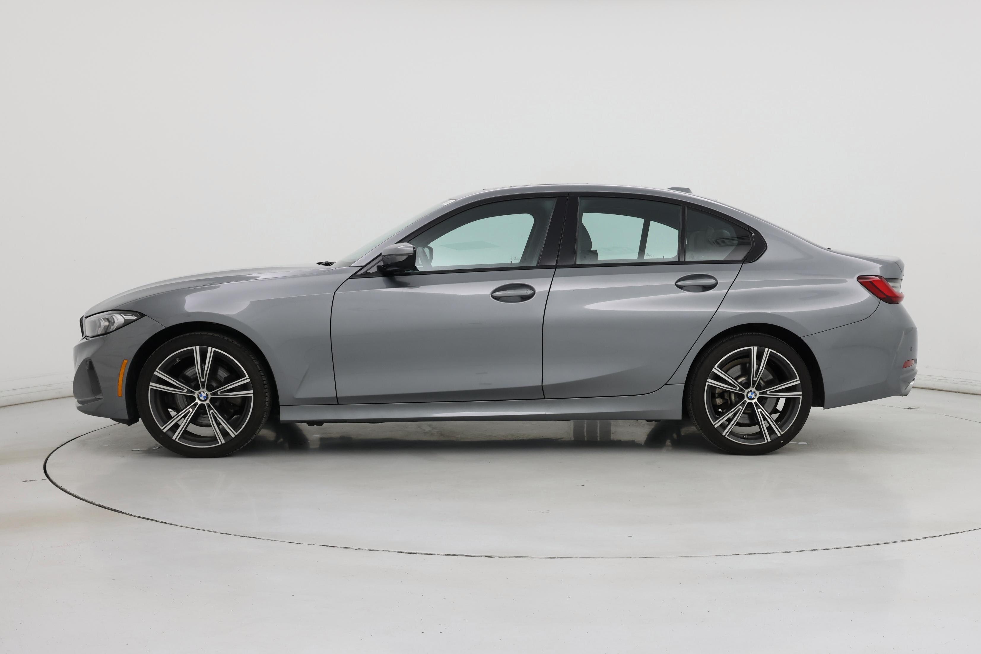 Thumbnail: 2023 BMW 3 Series - 3