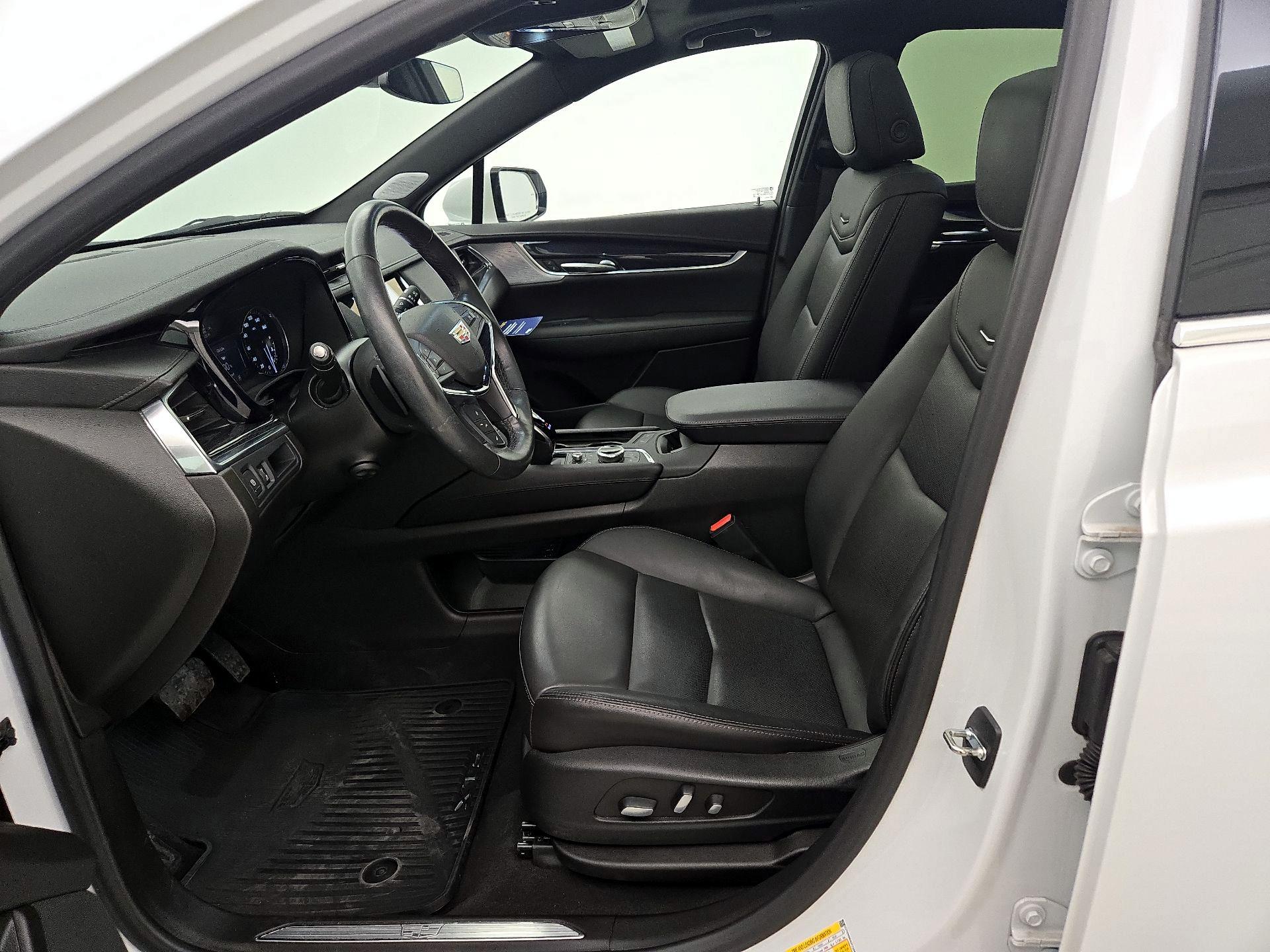 Thumbnail: 2023 Cadillac XT5 - 11