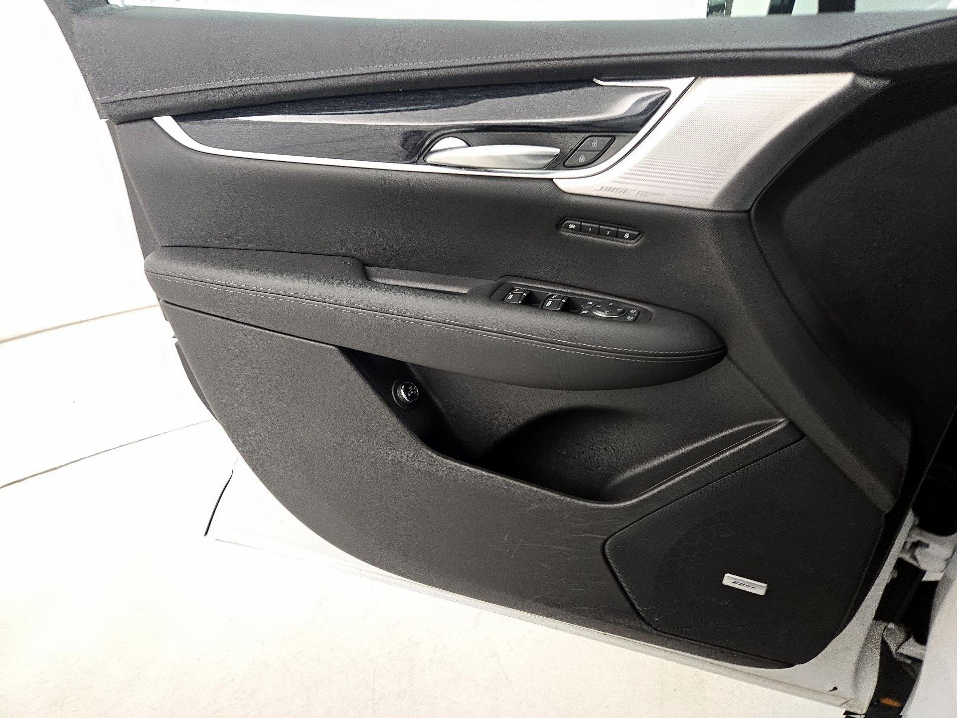 Thumbnail: 2023 Cadillac XT5 - 12