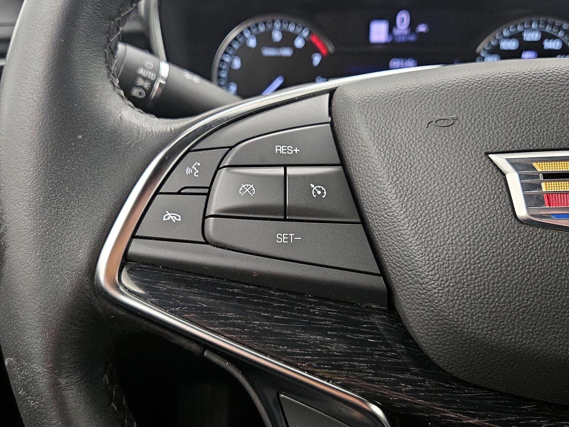 Thumbnail: 2023 Cadillac XT5 - 13