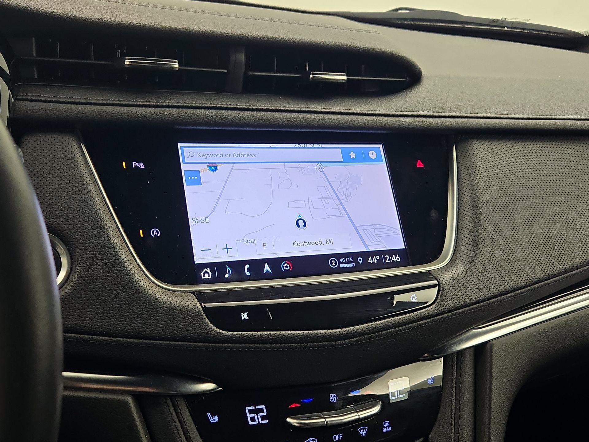 Thumbnail: 2023 Cadillac XT5 - 14