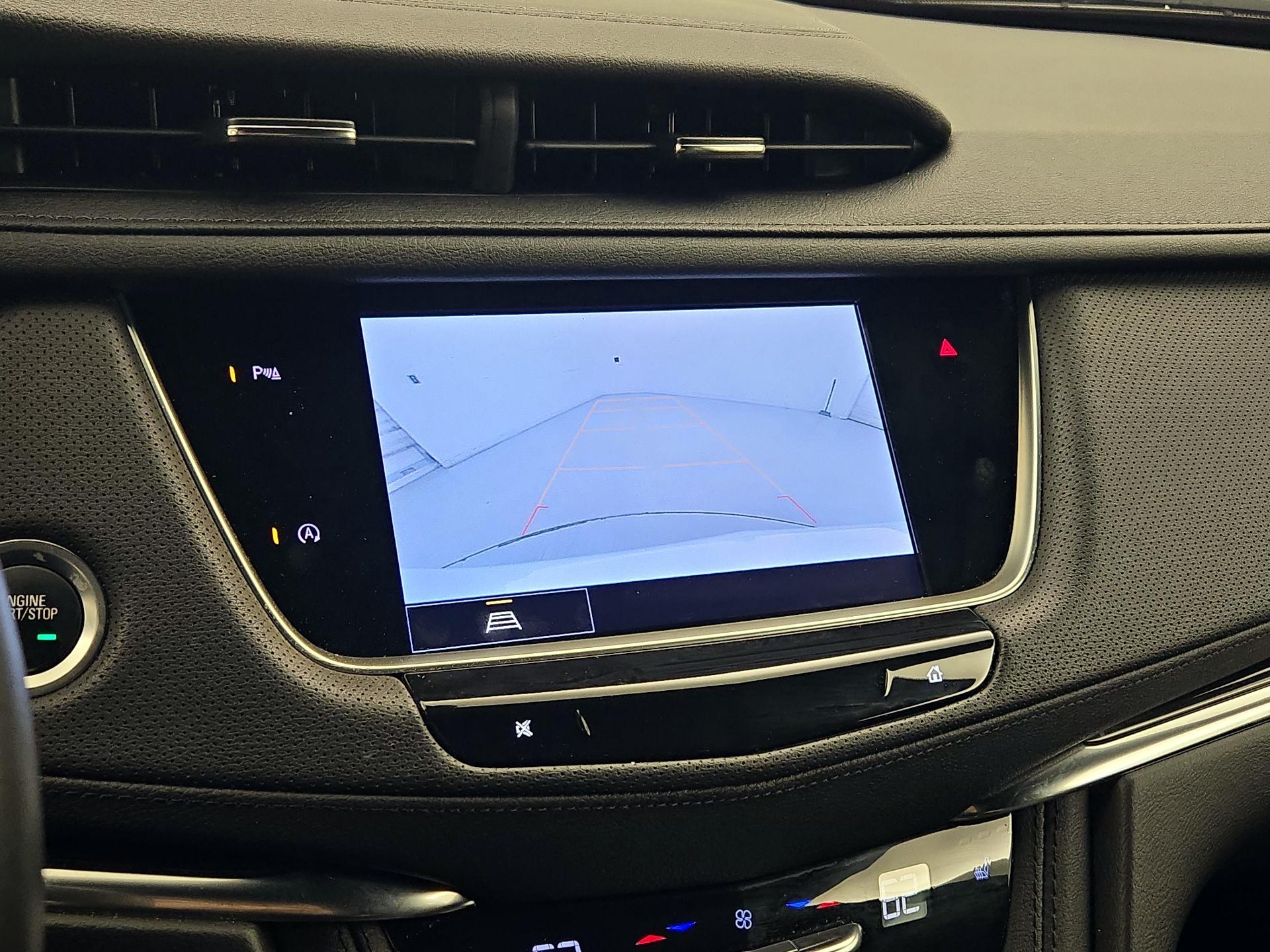 Thumbnail: 2023 Cadillac XT5 - 15